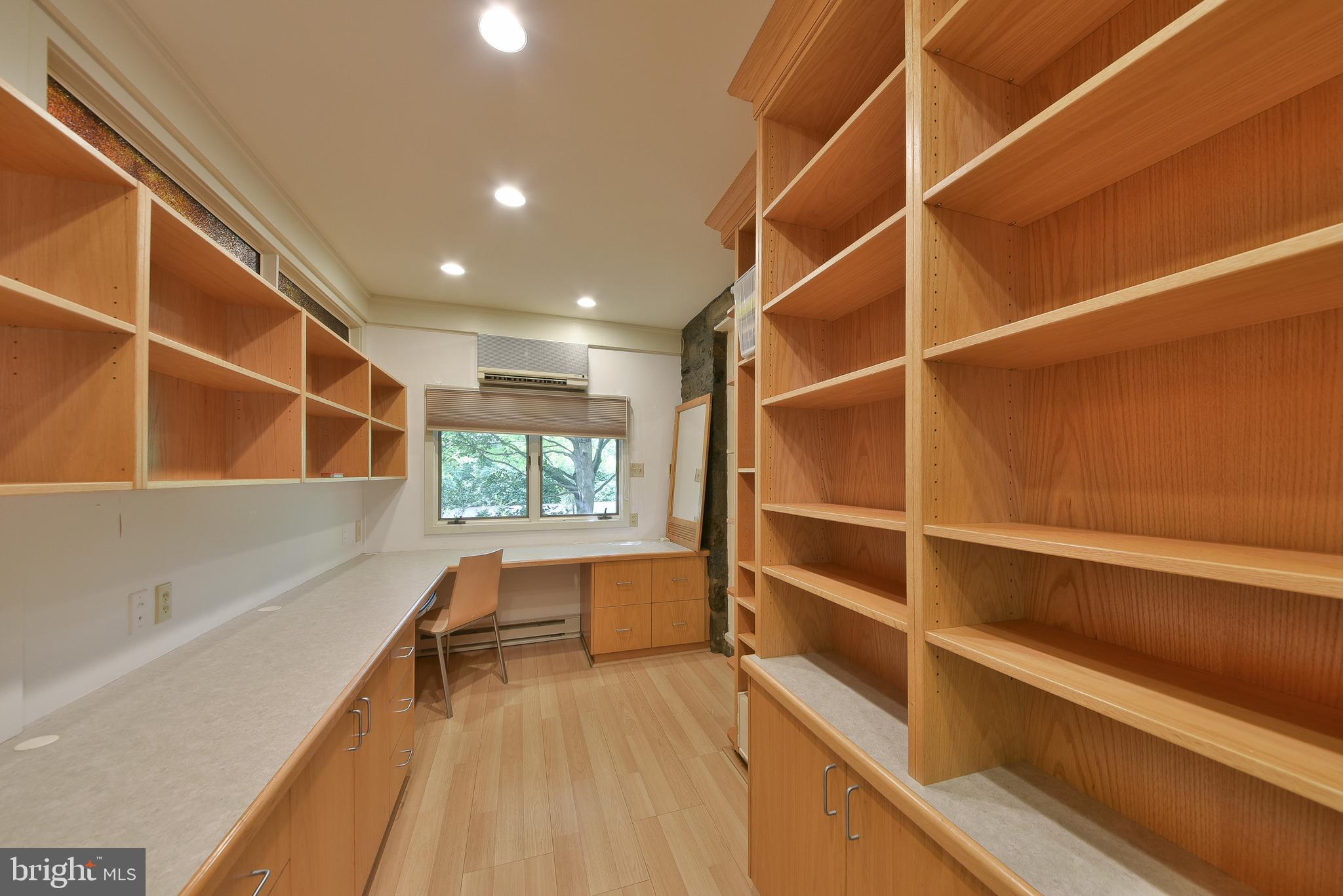 HUNTINGDON VALLEY - Residential
