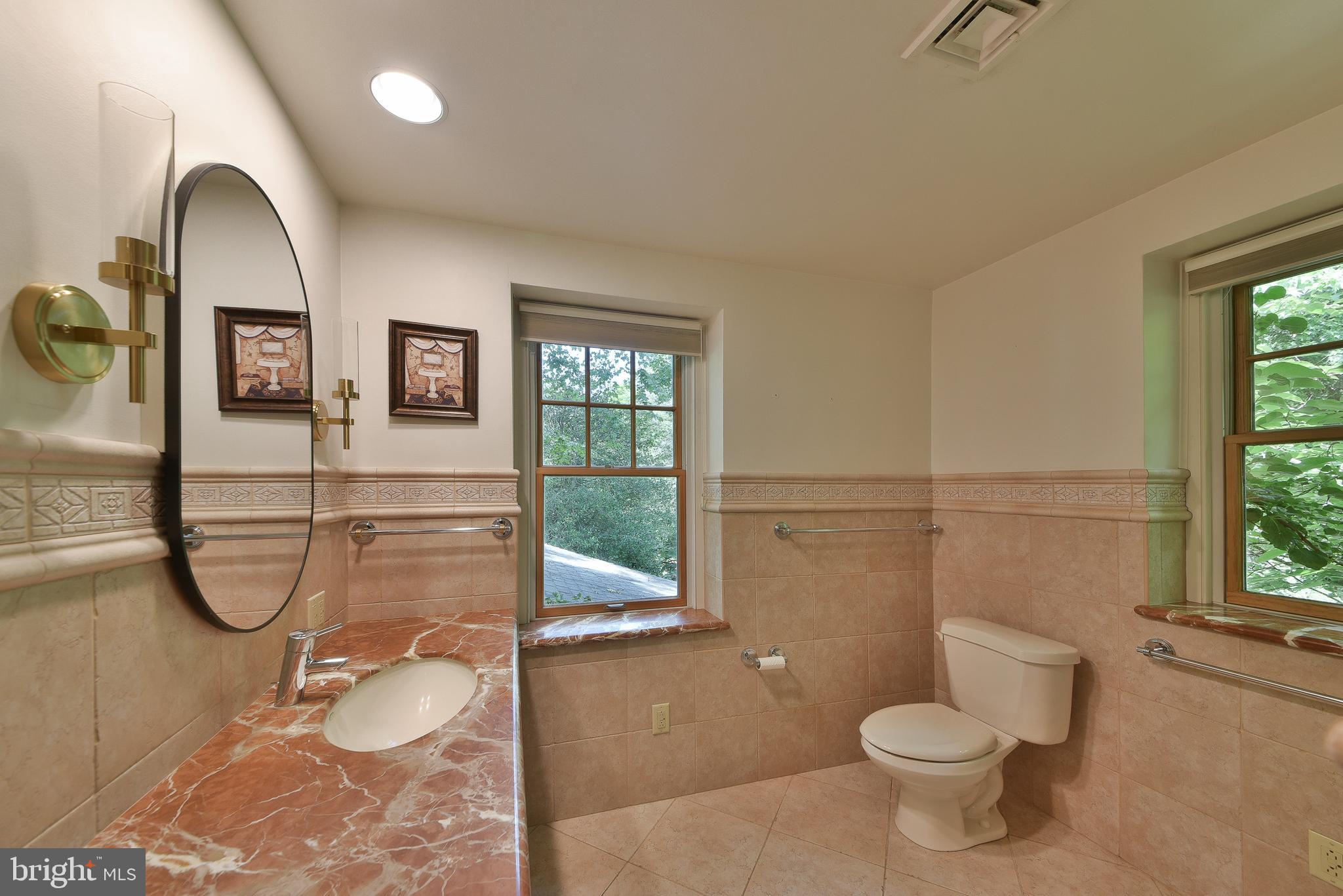 HUNTINGDON VALLEY - Residential