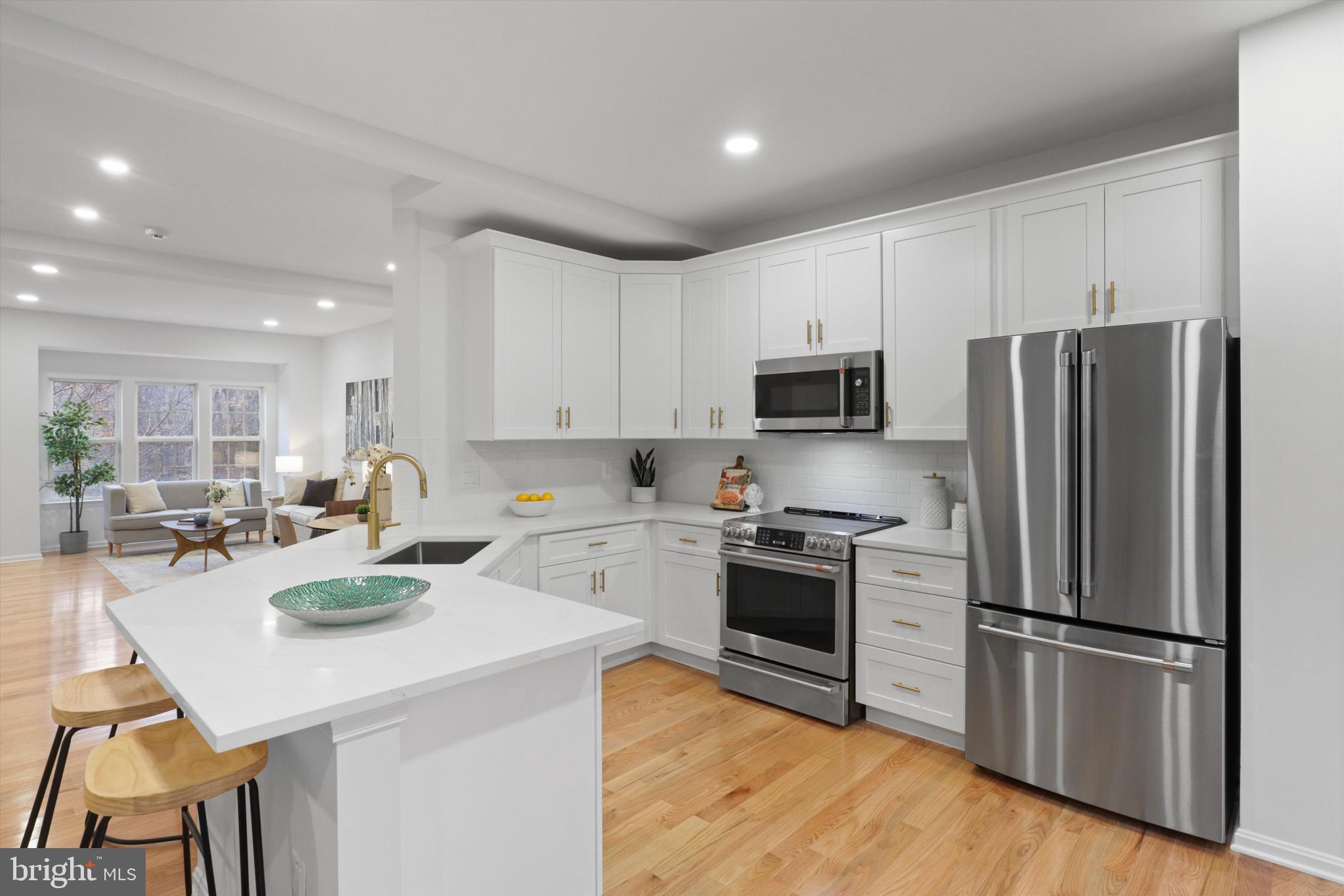 SHADOWBROOK - Residential