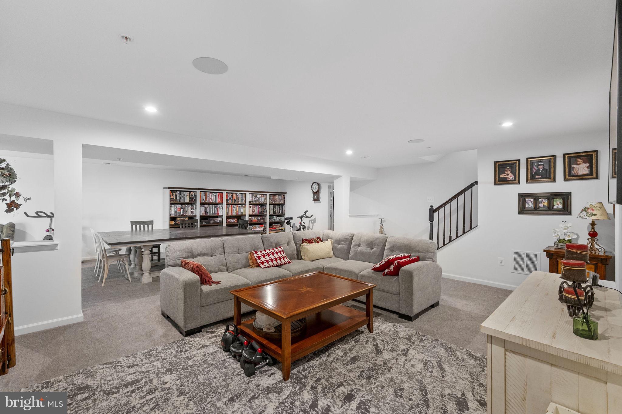 TALLYN RIDGE - Residential