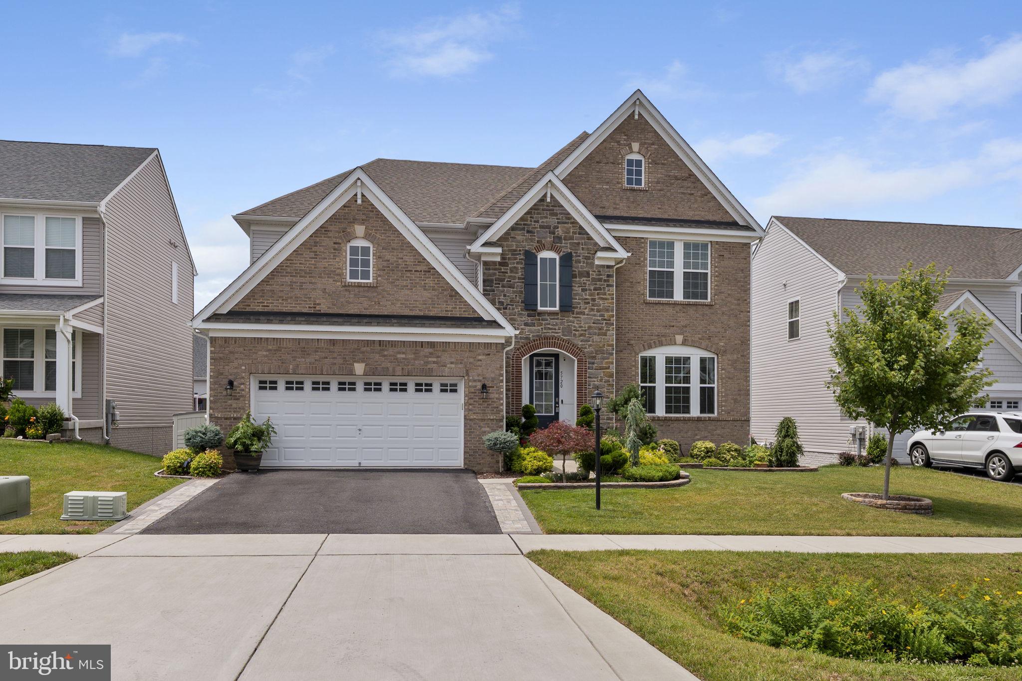 TALLYN RIDGE - Residential