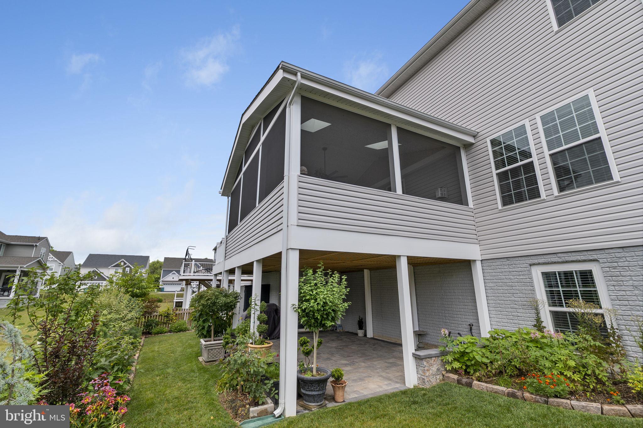 TALLYN RIDGE - Residential