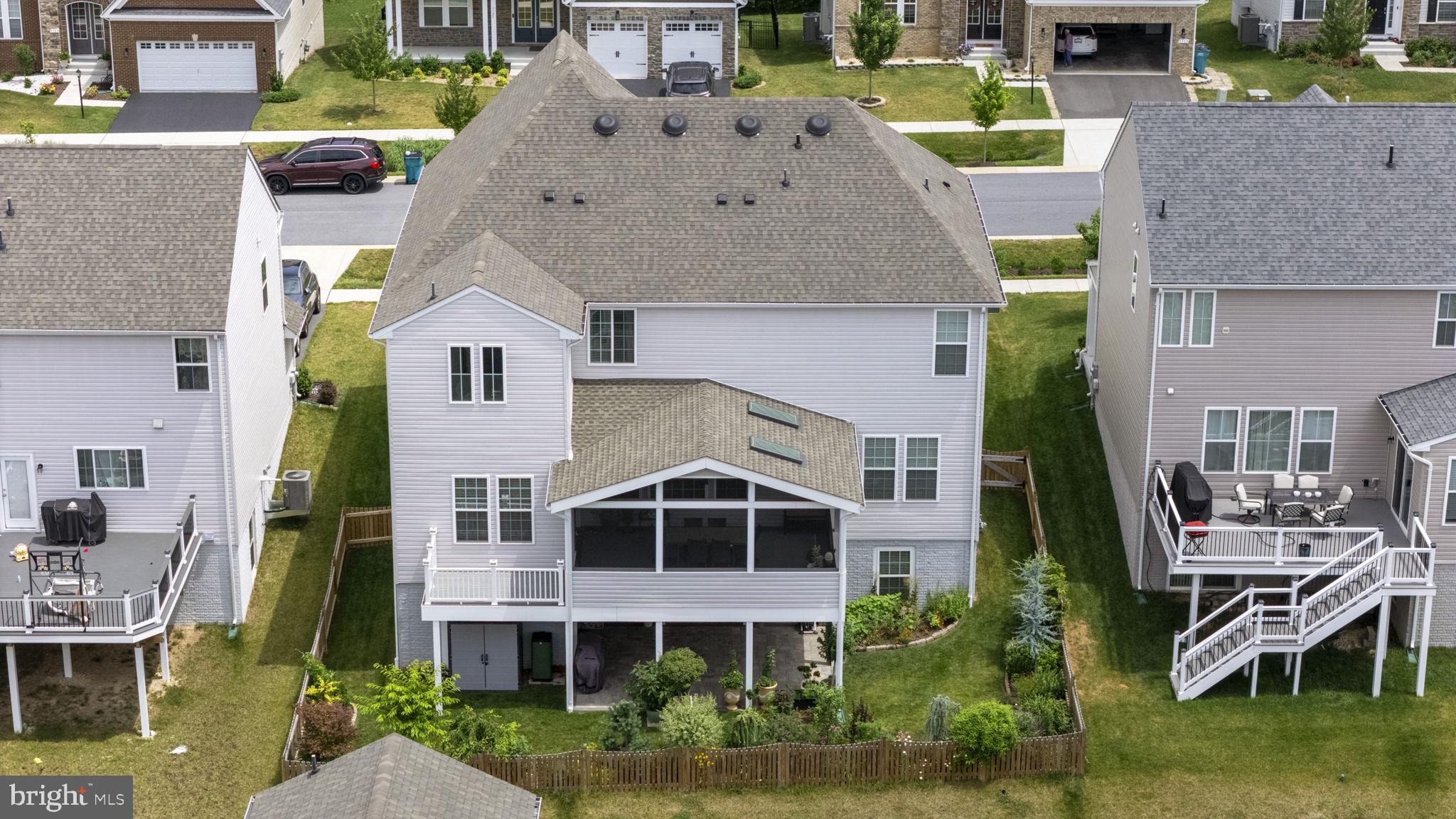TALLYN RIDGE - Residential