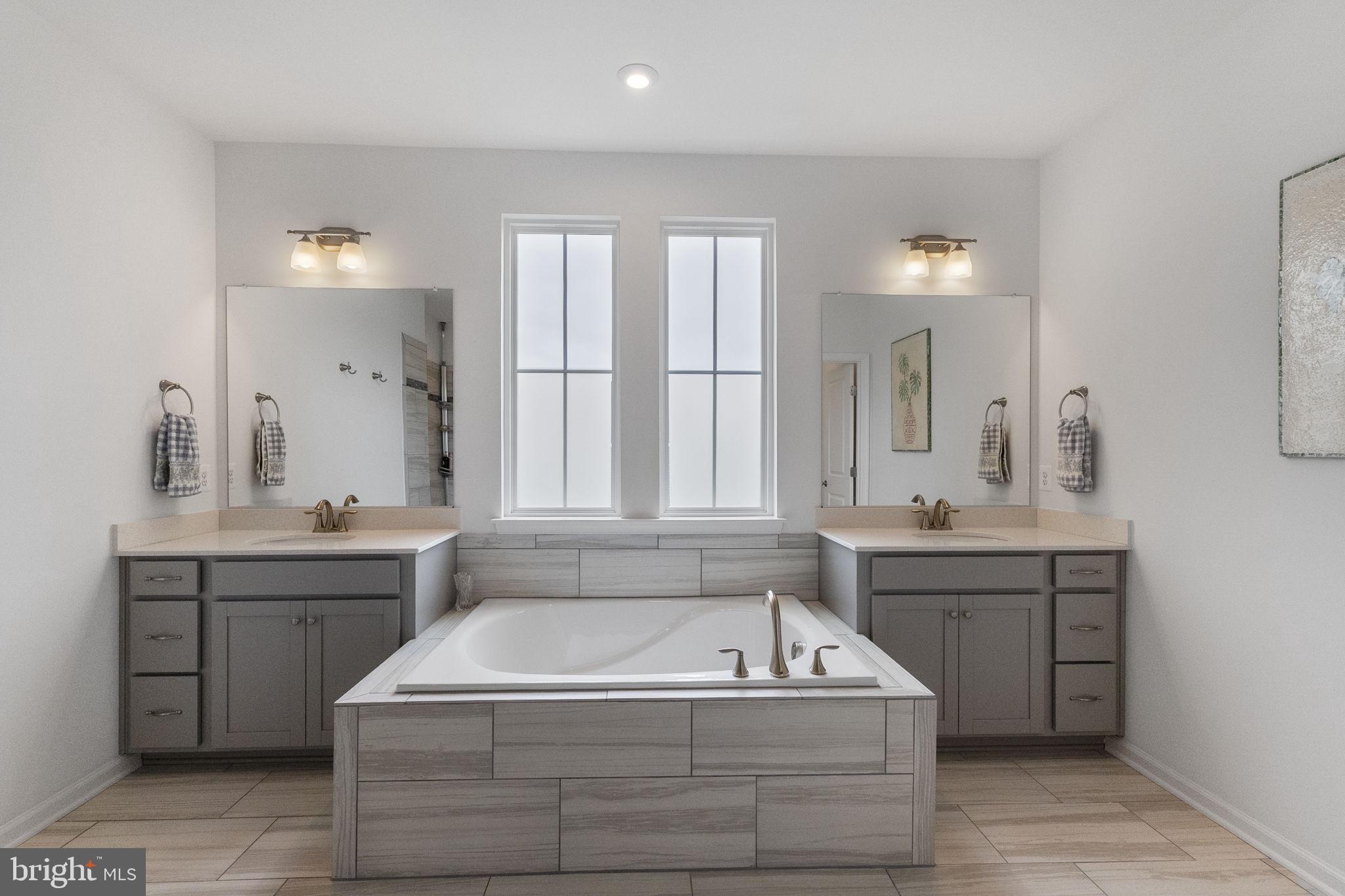 TALLYN RIDGE - Residential