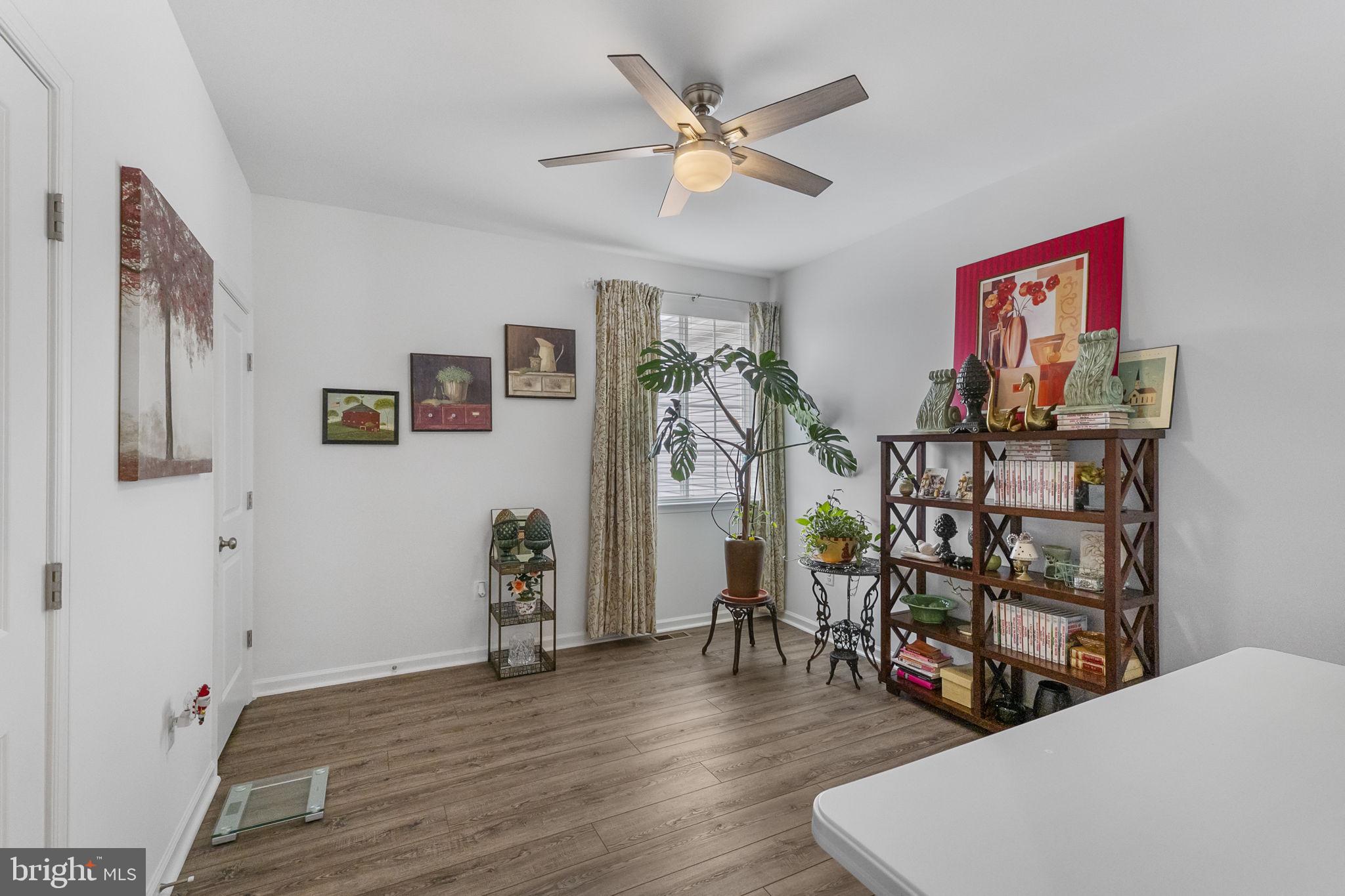 TALLYN RIDGE - Residential