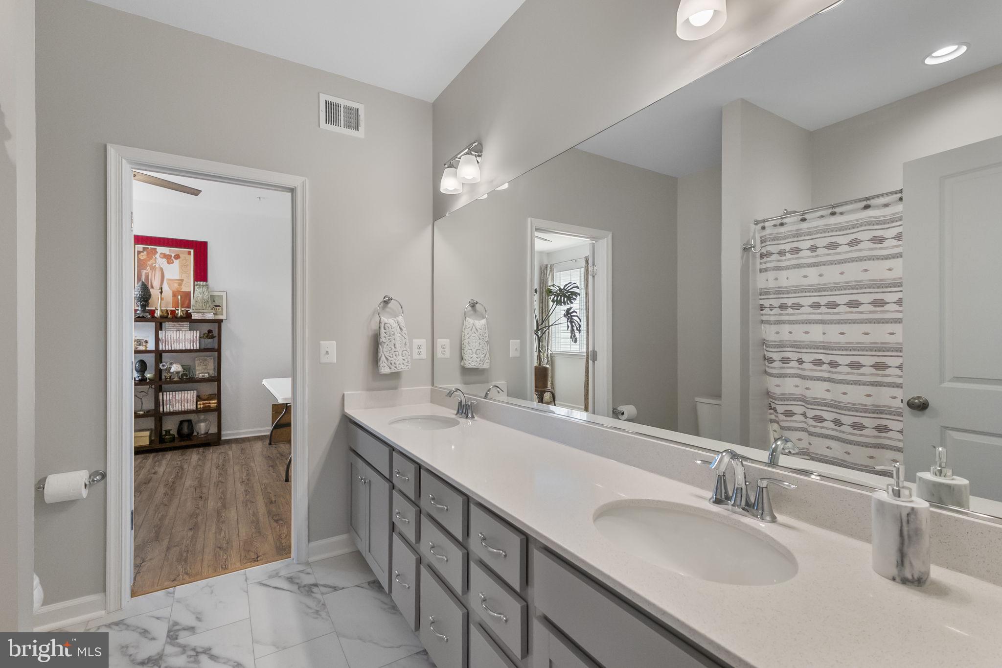 TALLYN RIDGE - Residential