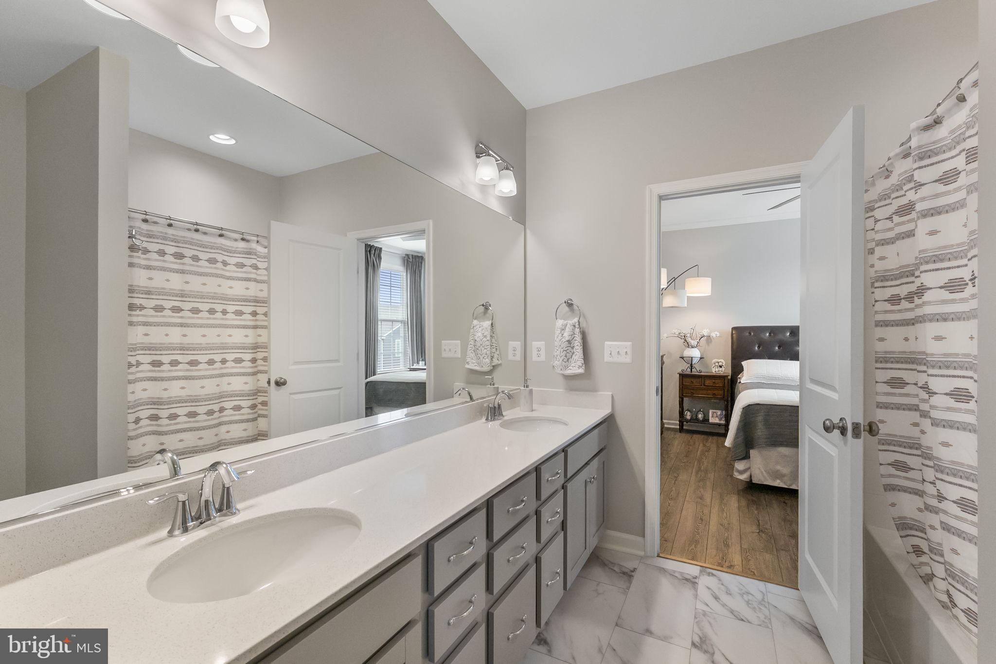 TALLYN RIDGE - Residential