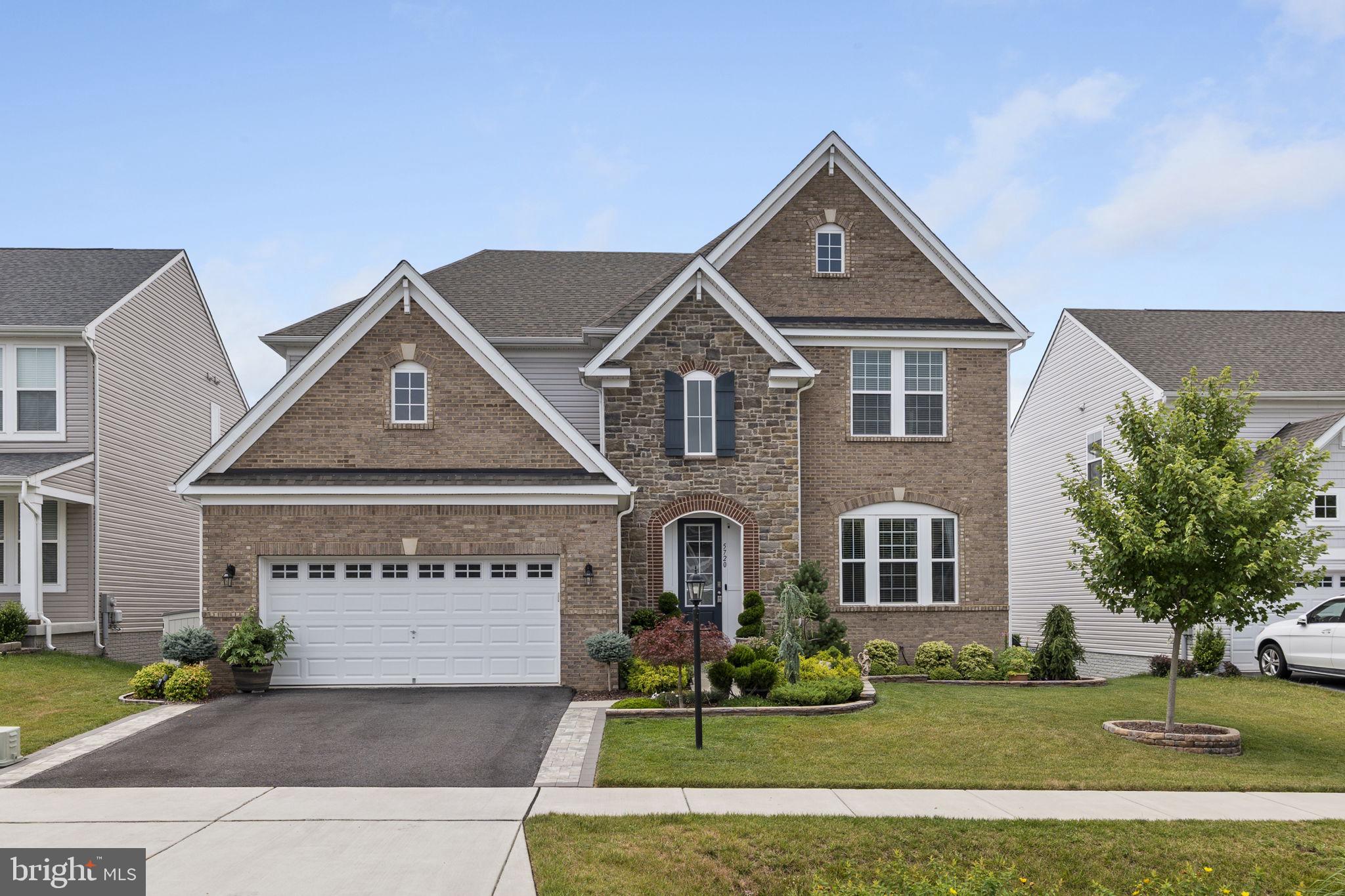 TALLYN RIDGE - Residential