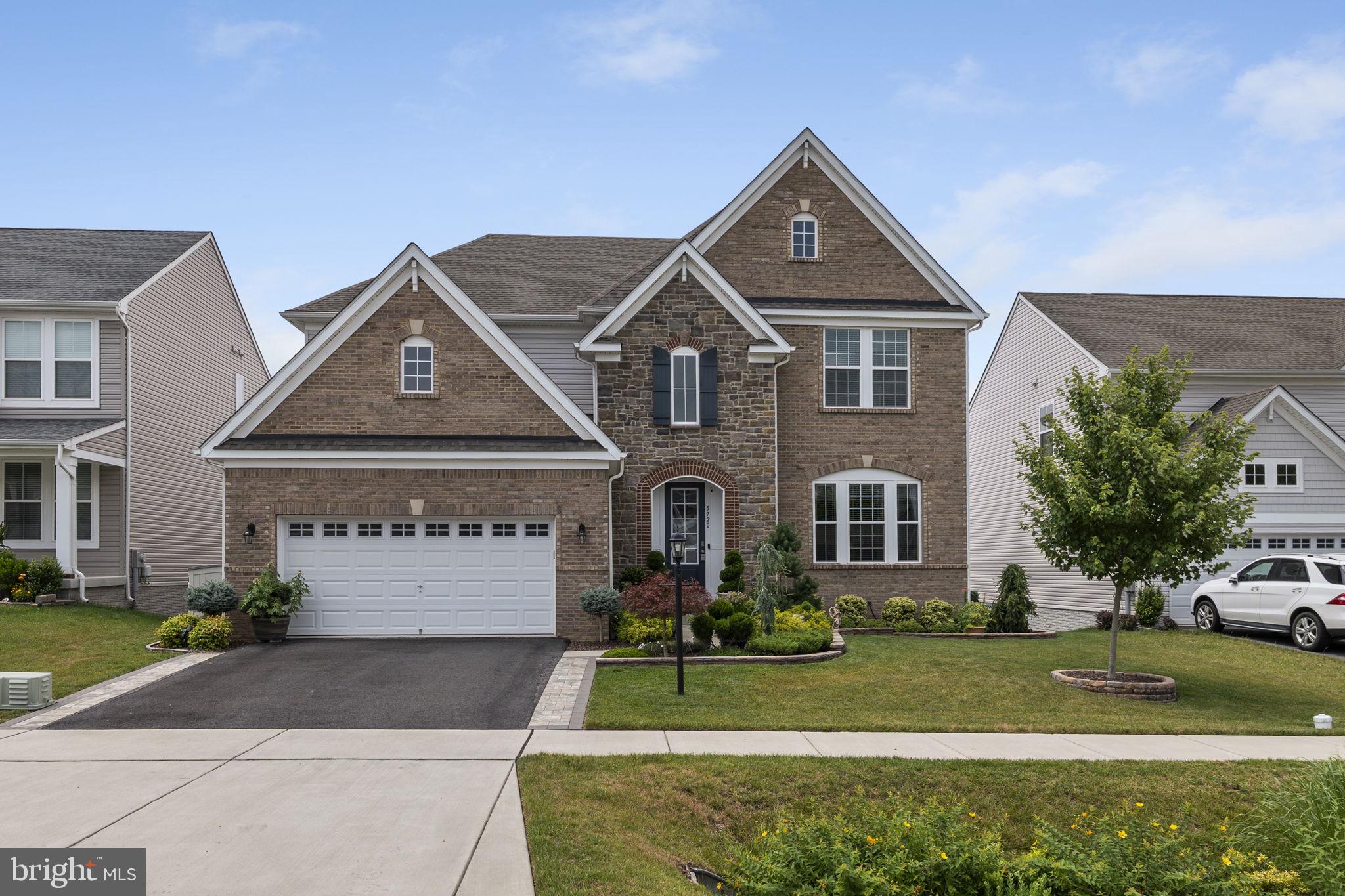 TALLYN RIDGE - Residential