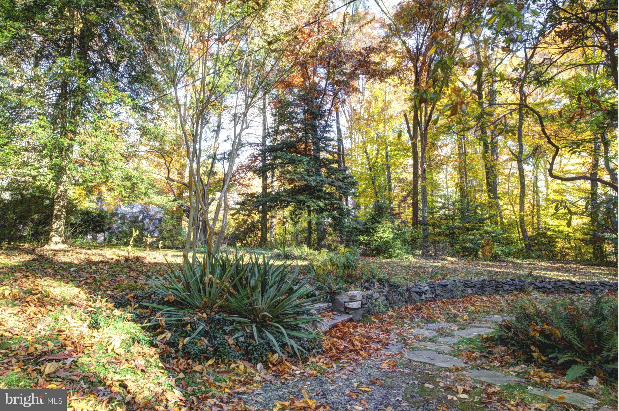 CREST LANE - Residential
