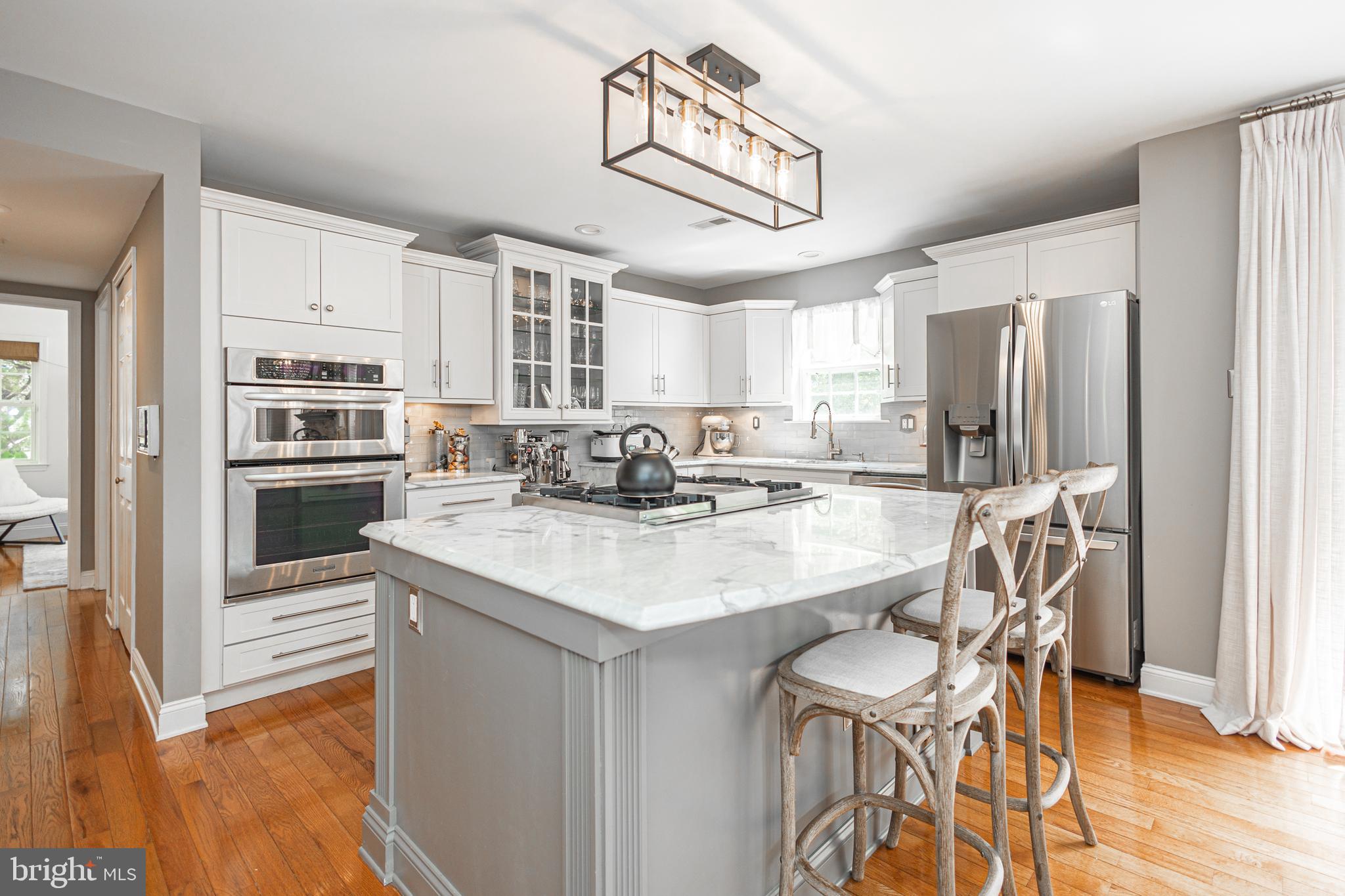 LONGSHORE ESTS - Residential
