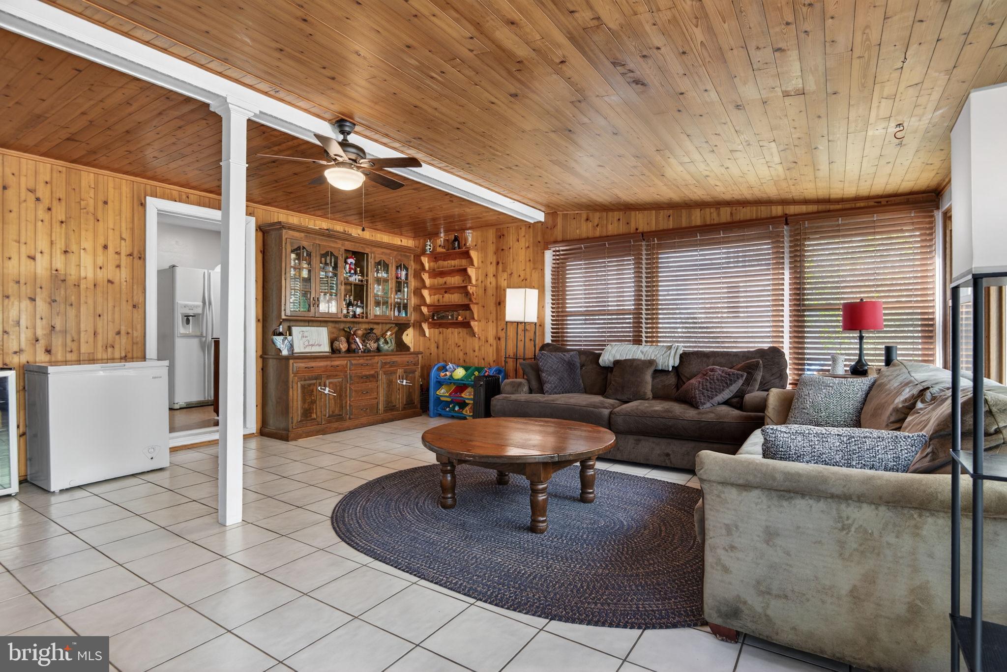 MILLERSVILLE - Residential