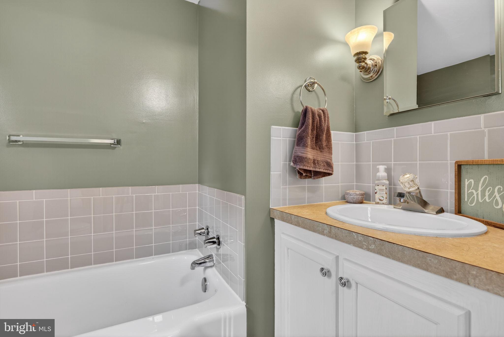MILLERSVILLE - Residential