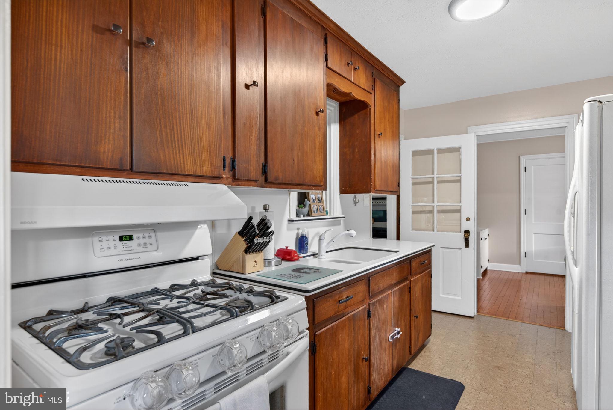 MILLERSVILLE - Residential