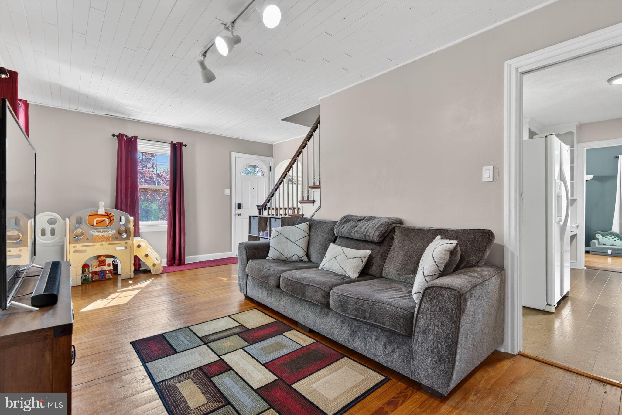 MILLERSVILLE - Residential