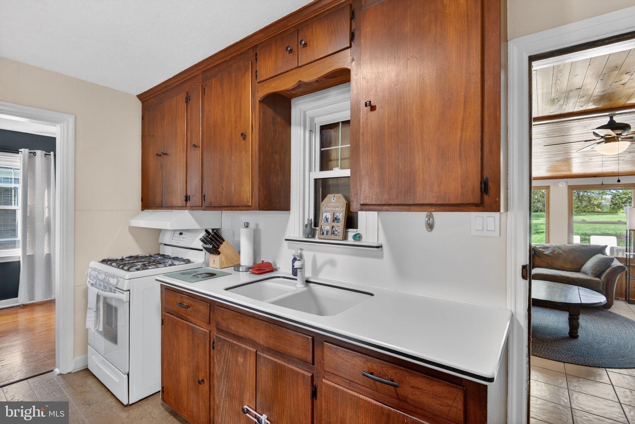 MILLERSVILLE - Residential