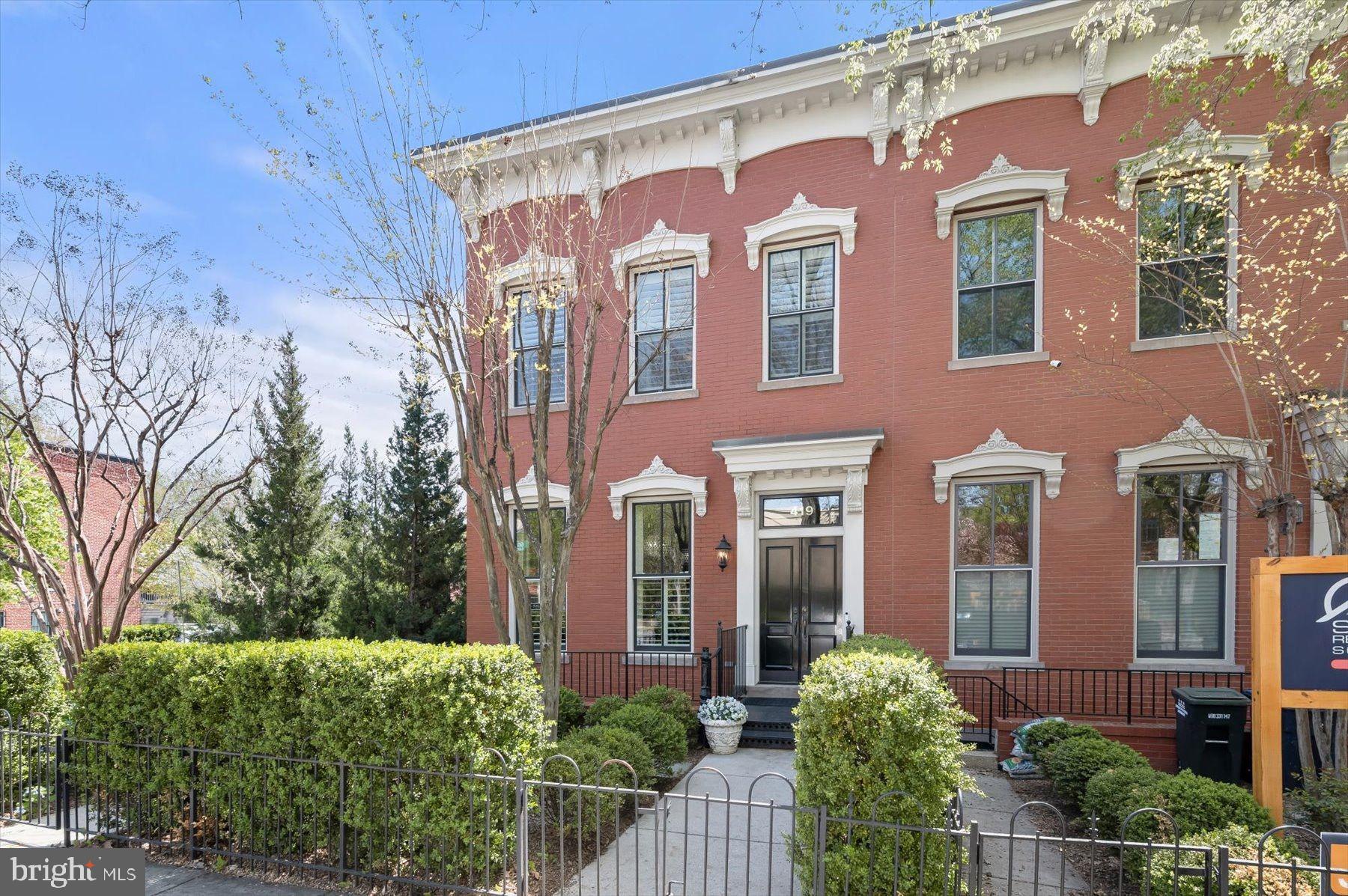 CAPITOL HILL - Residential