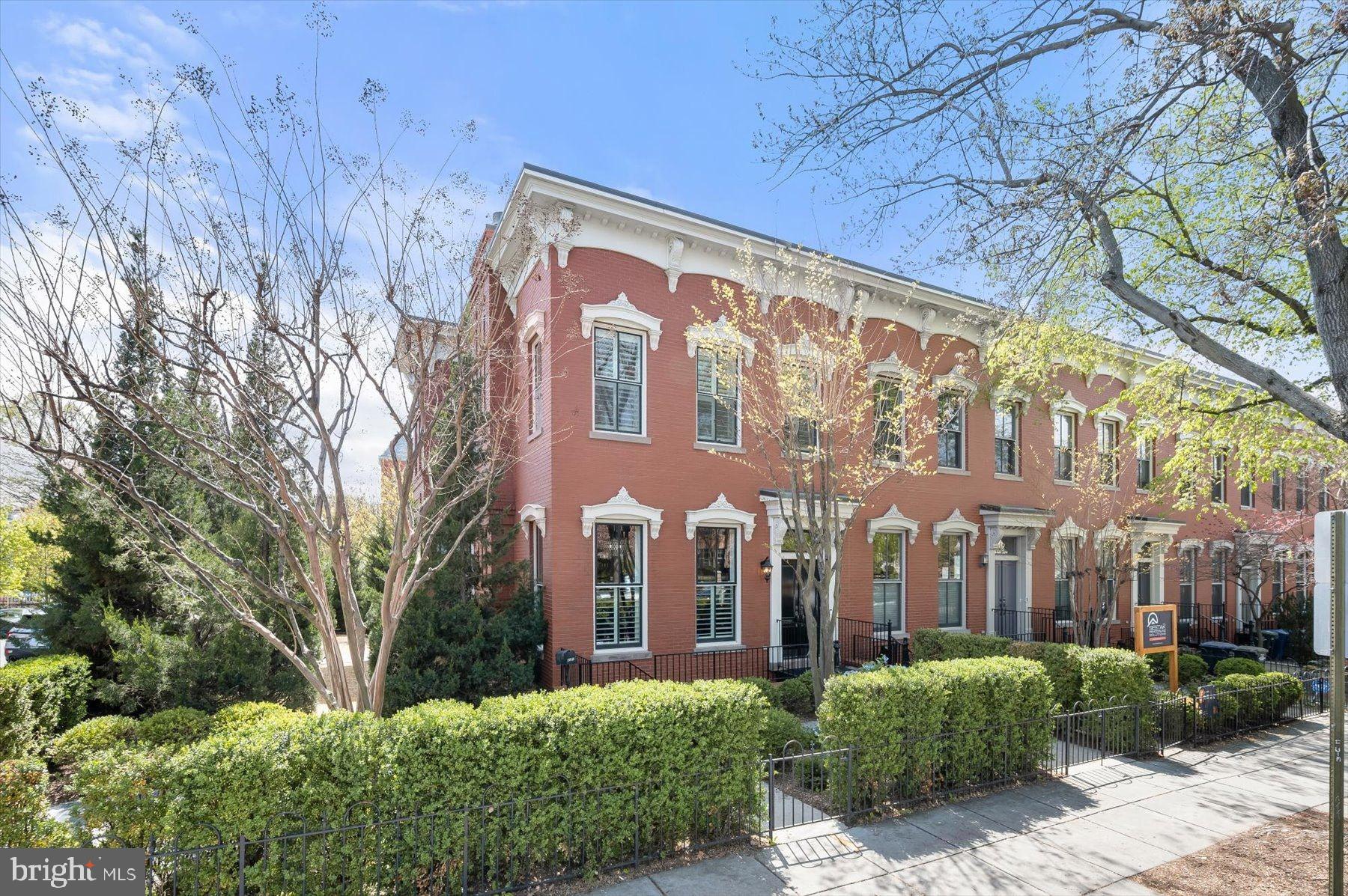 CAPITOL HILL - Residential