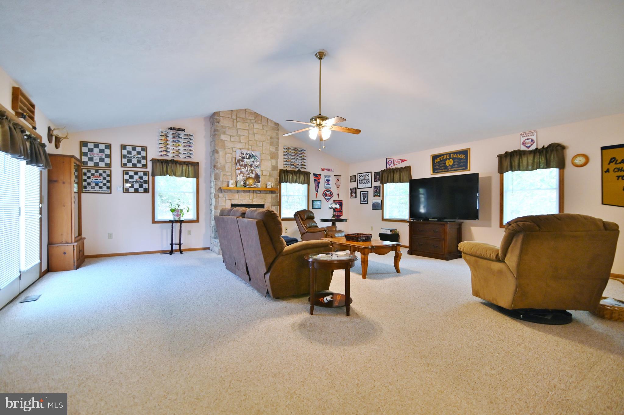 STRAWBERRY HILL - Residential