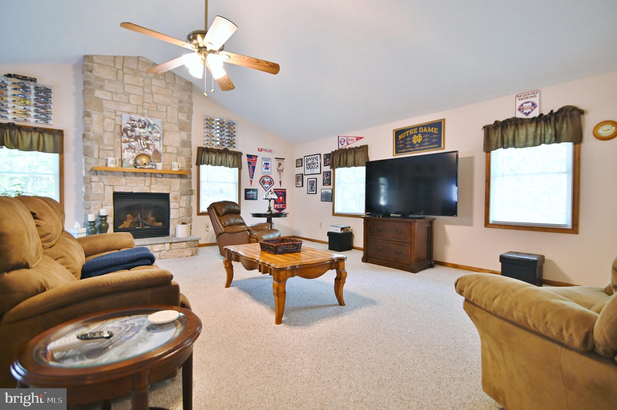 STRAWBERRY HILL - Residential