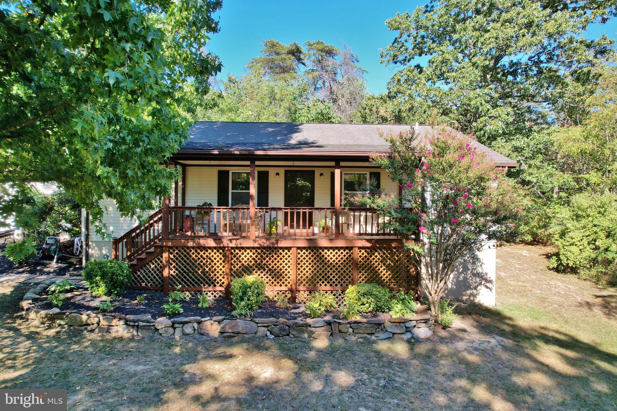 STRAWBERRY HILL - Residential