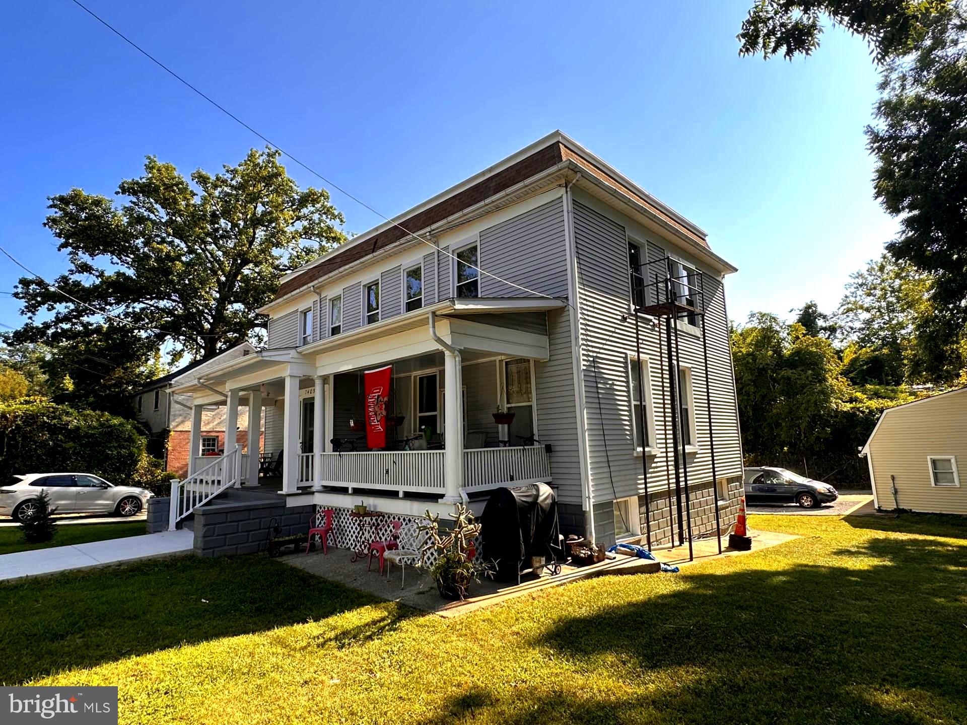 COLLEGE PARK - Commercial Sale