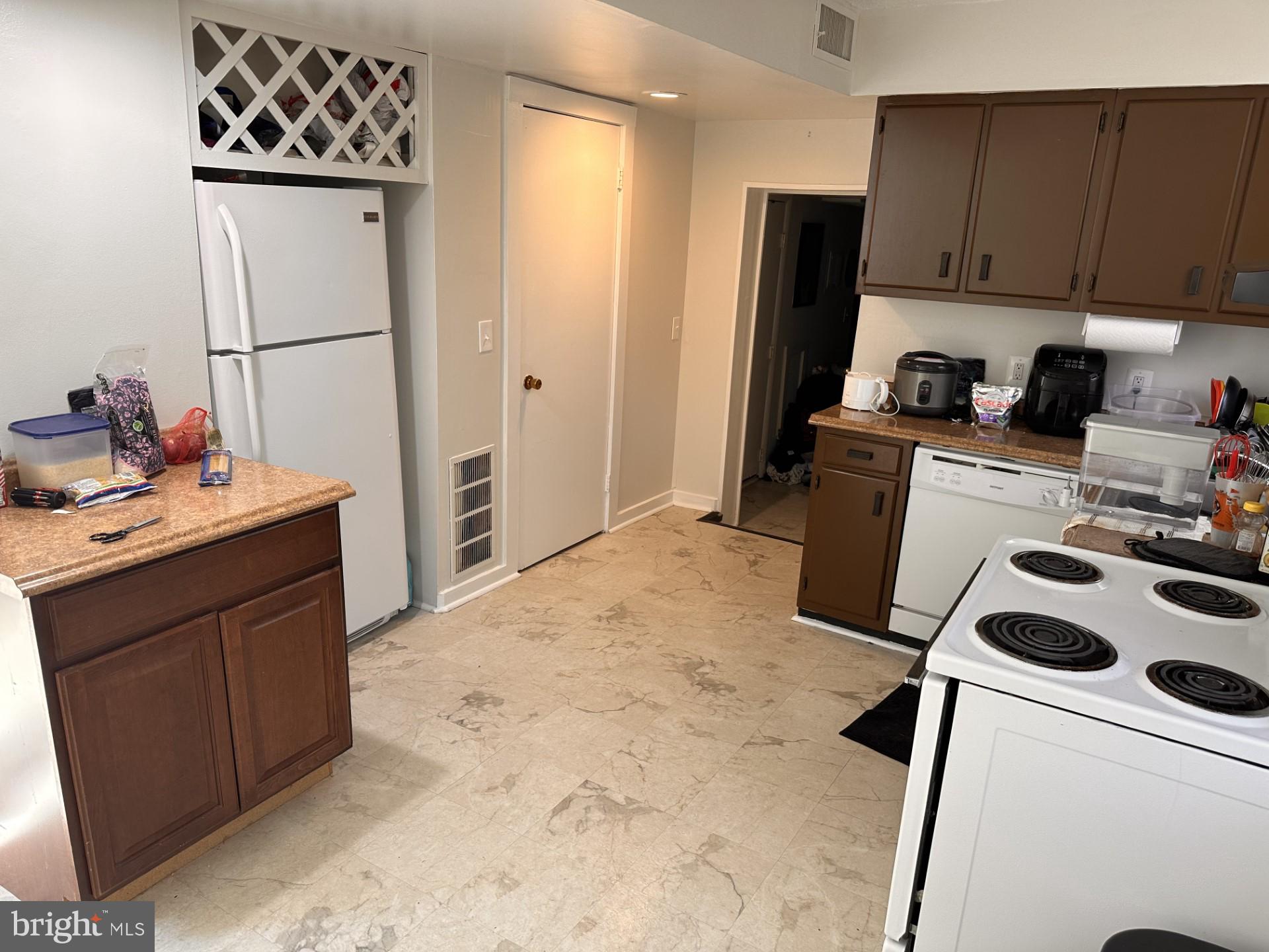 COLLEGE PARK - Commercial Sale