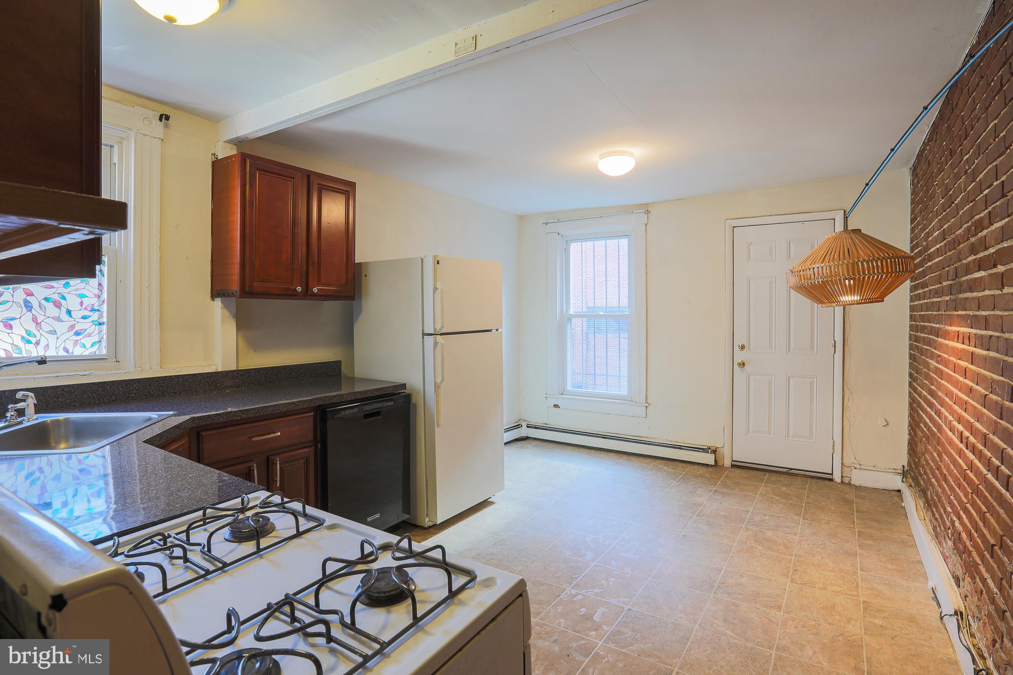 CHARLES VILLAGE - Residential Income