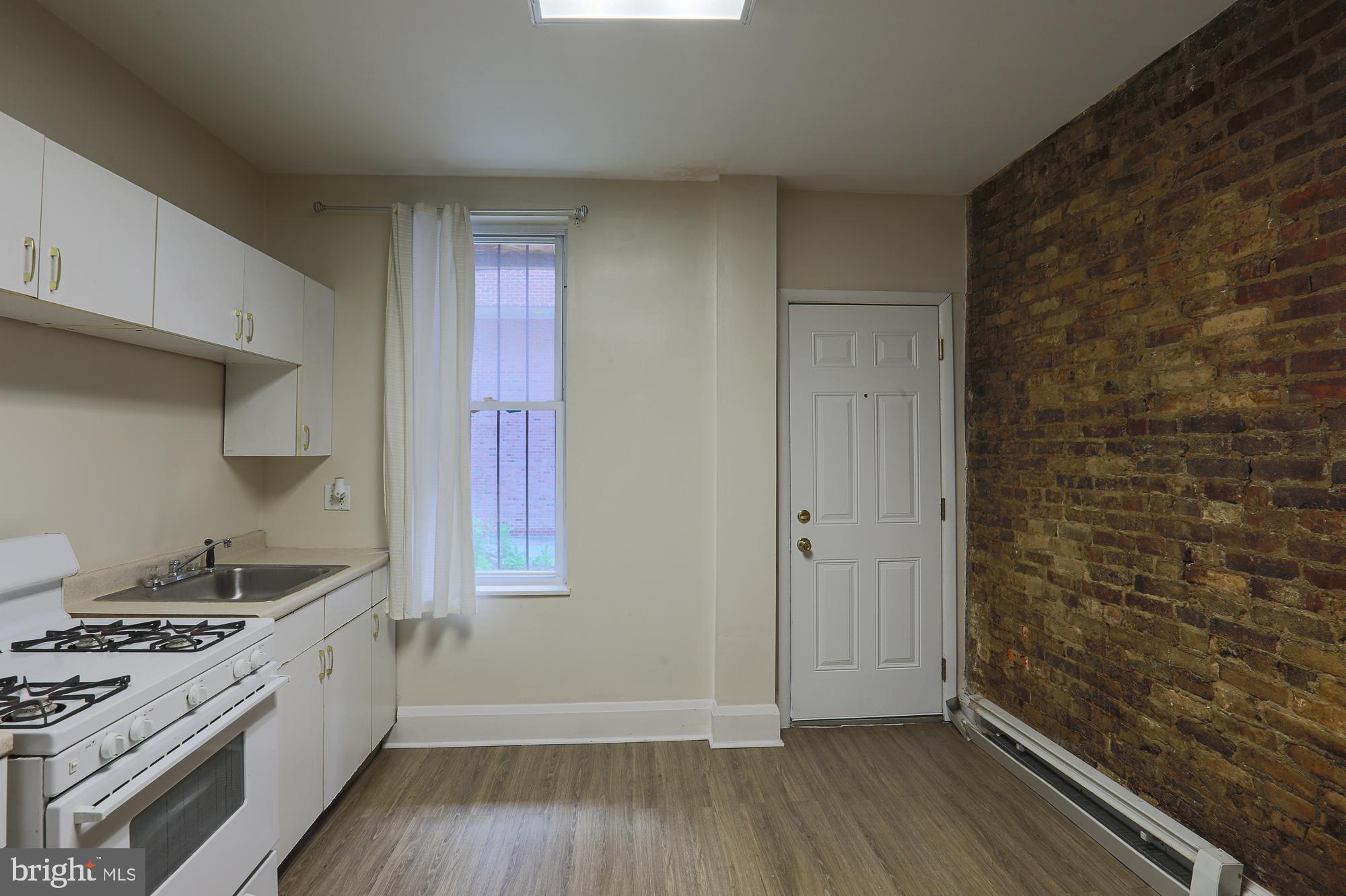CHARLES VILLAGE - Residential Income