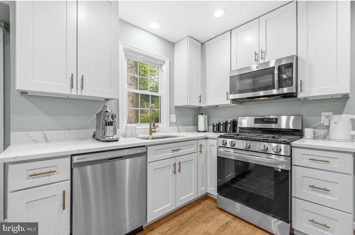 ROLLING VALLEY - Residential