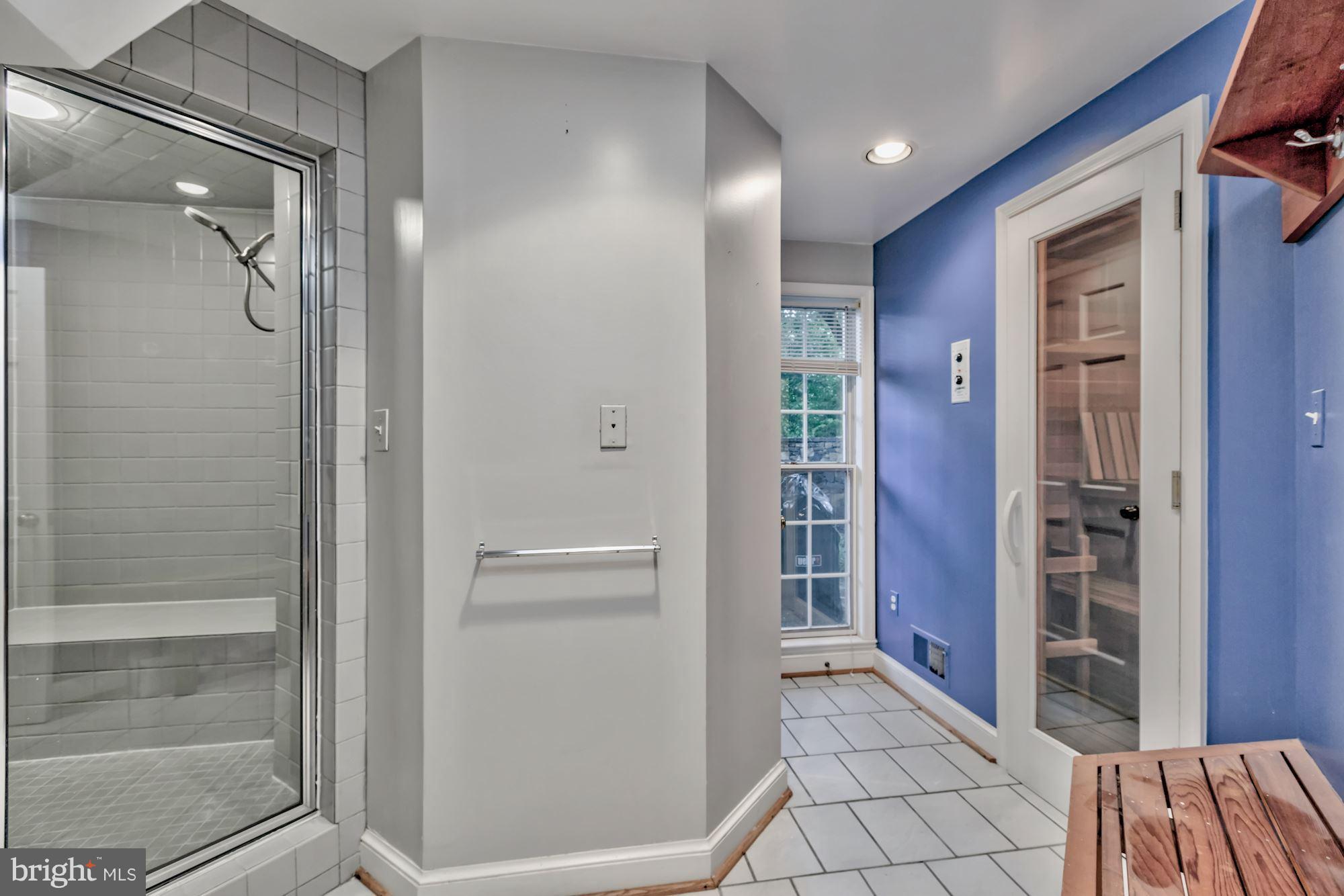 RIVER OAKS - Residential