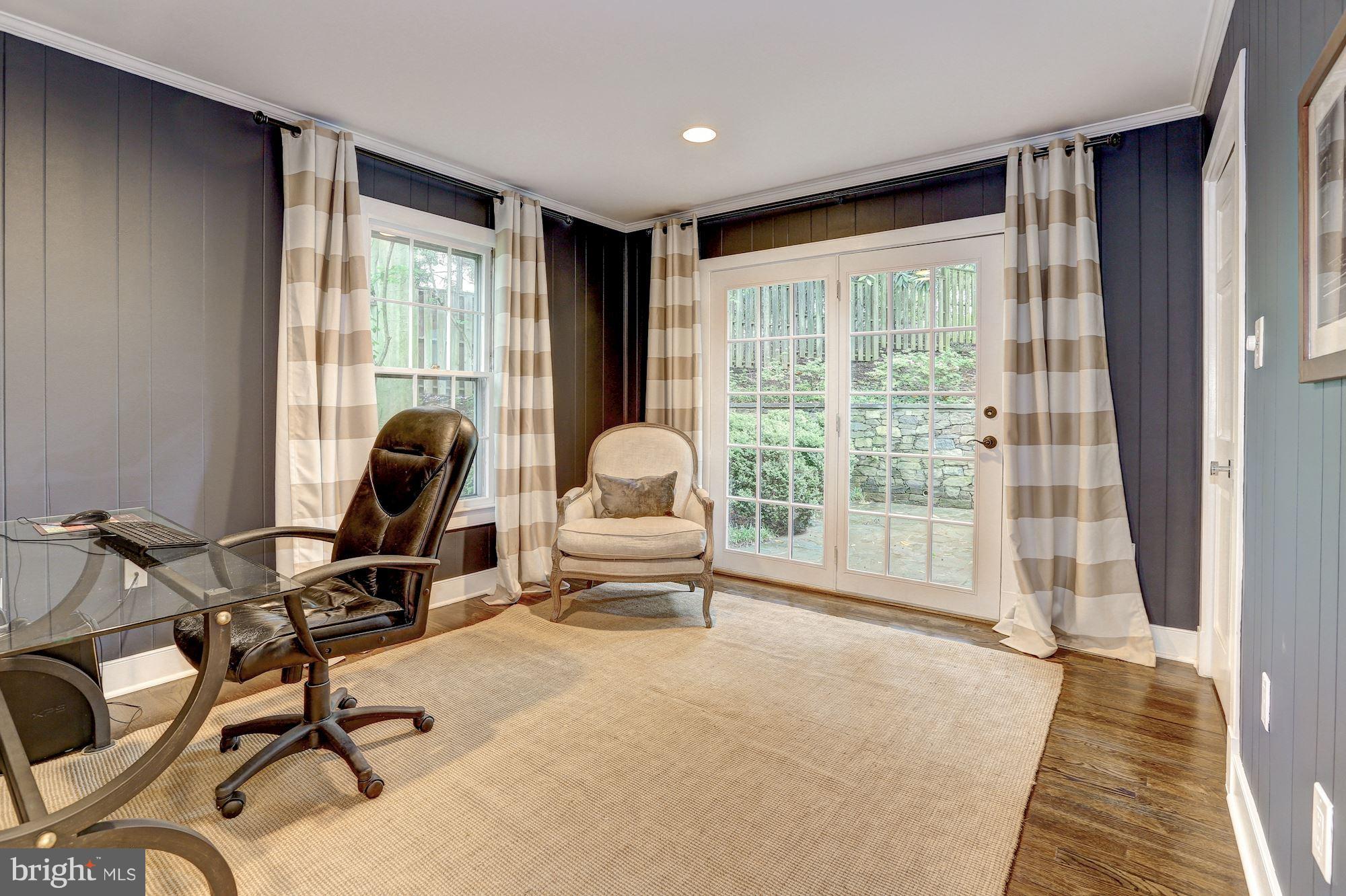 RIVER OAKS - Residential