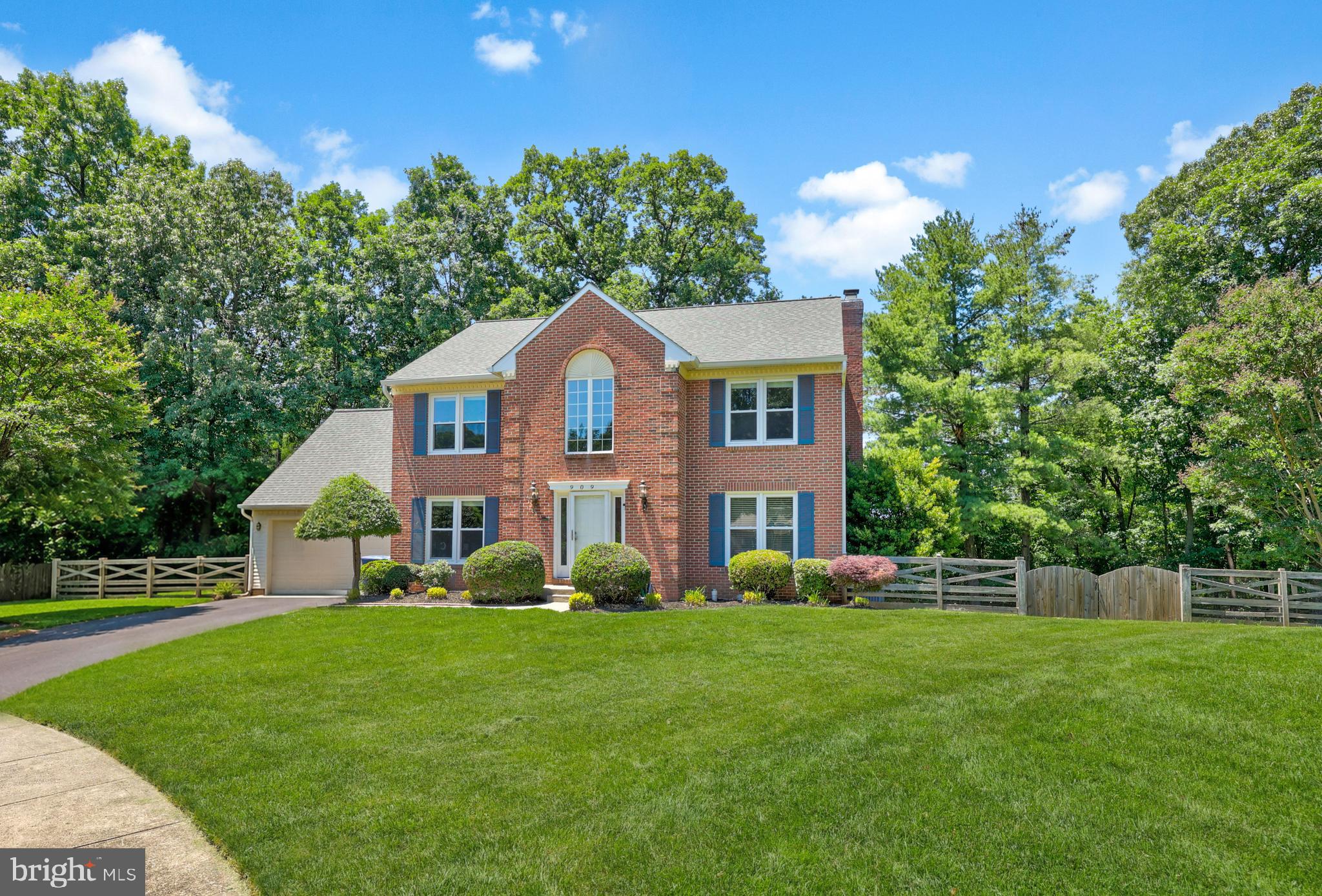 BROAD OAKS - Residential