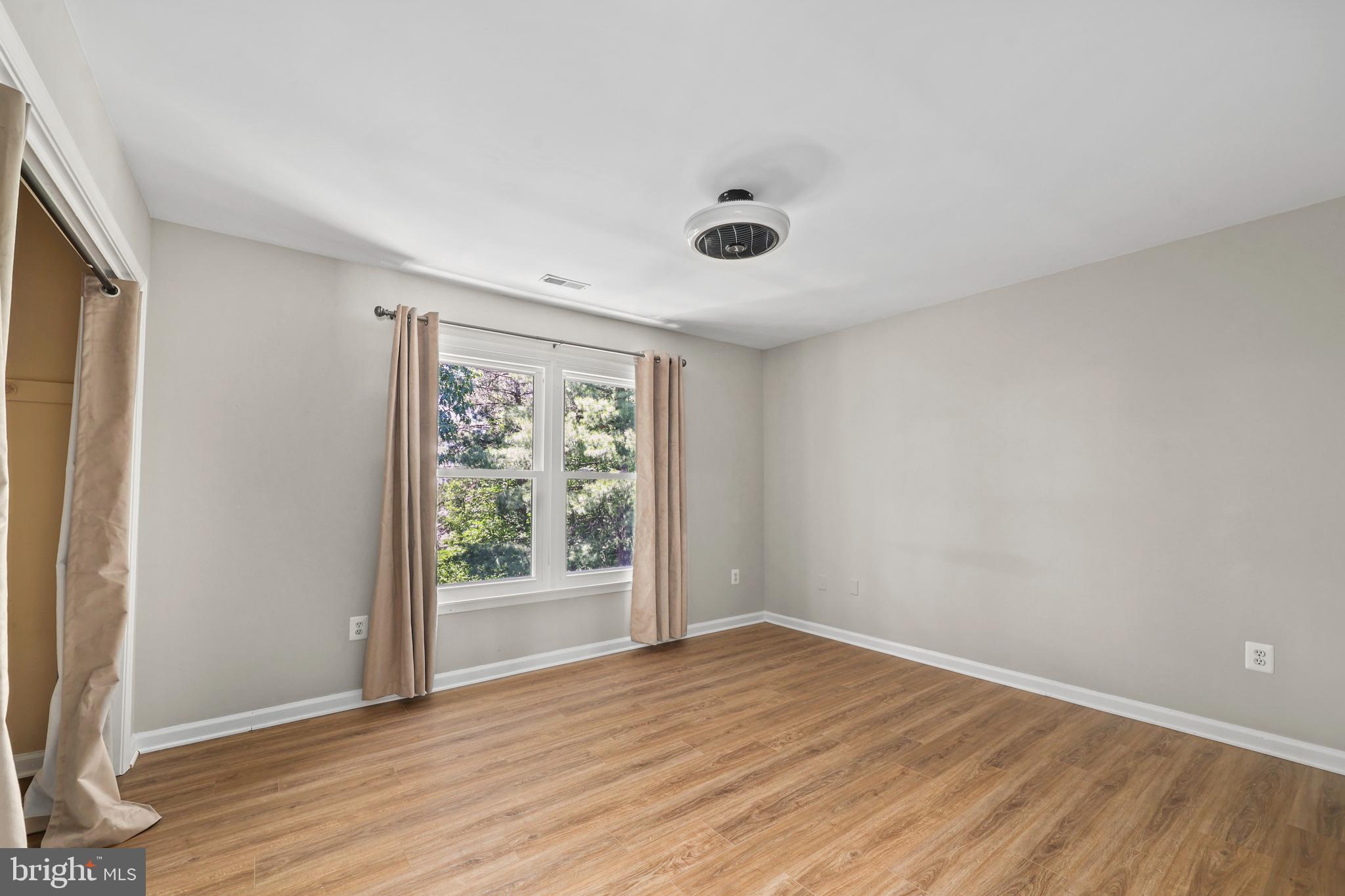 BROAD OAKS - Residential