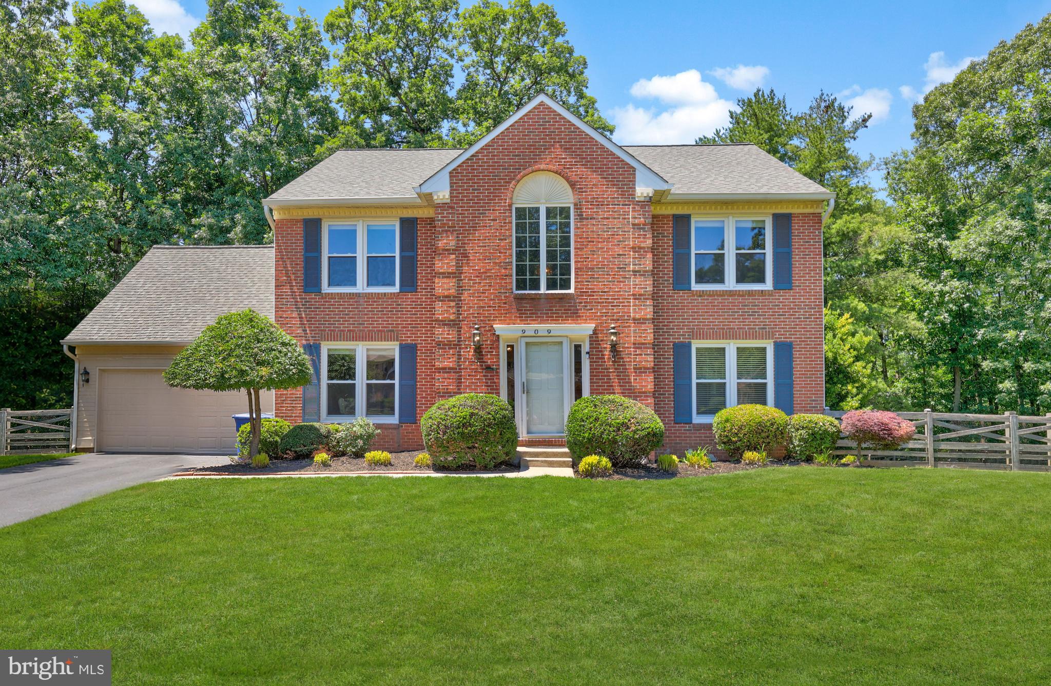 BROAD OAKS - Residential