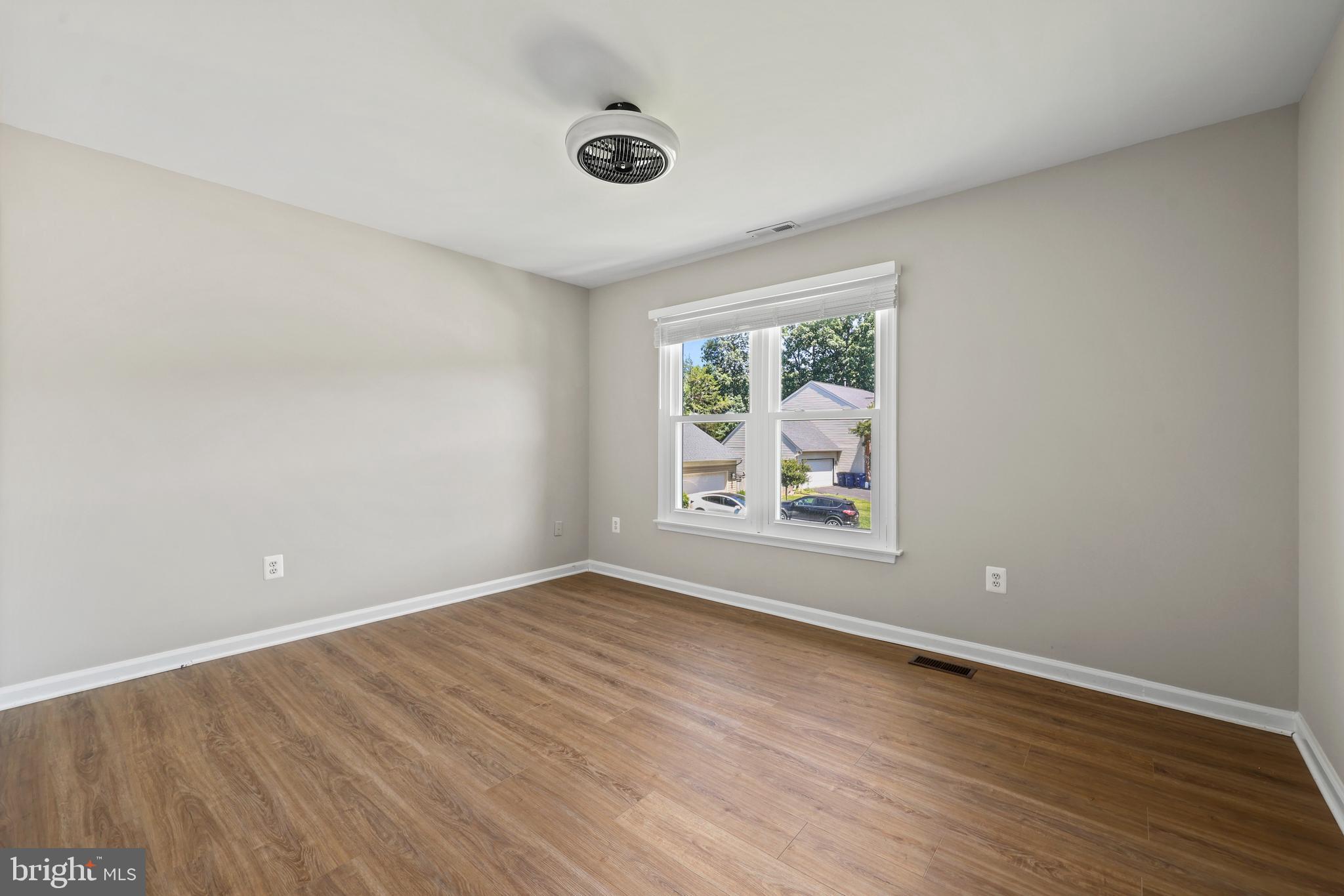 BROAD OAKS - Residential