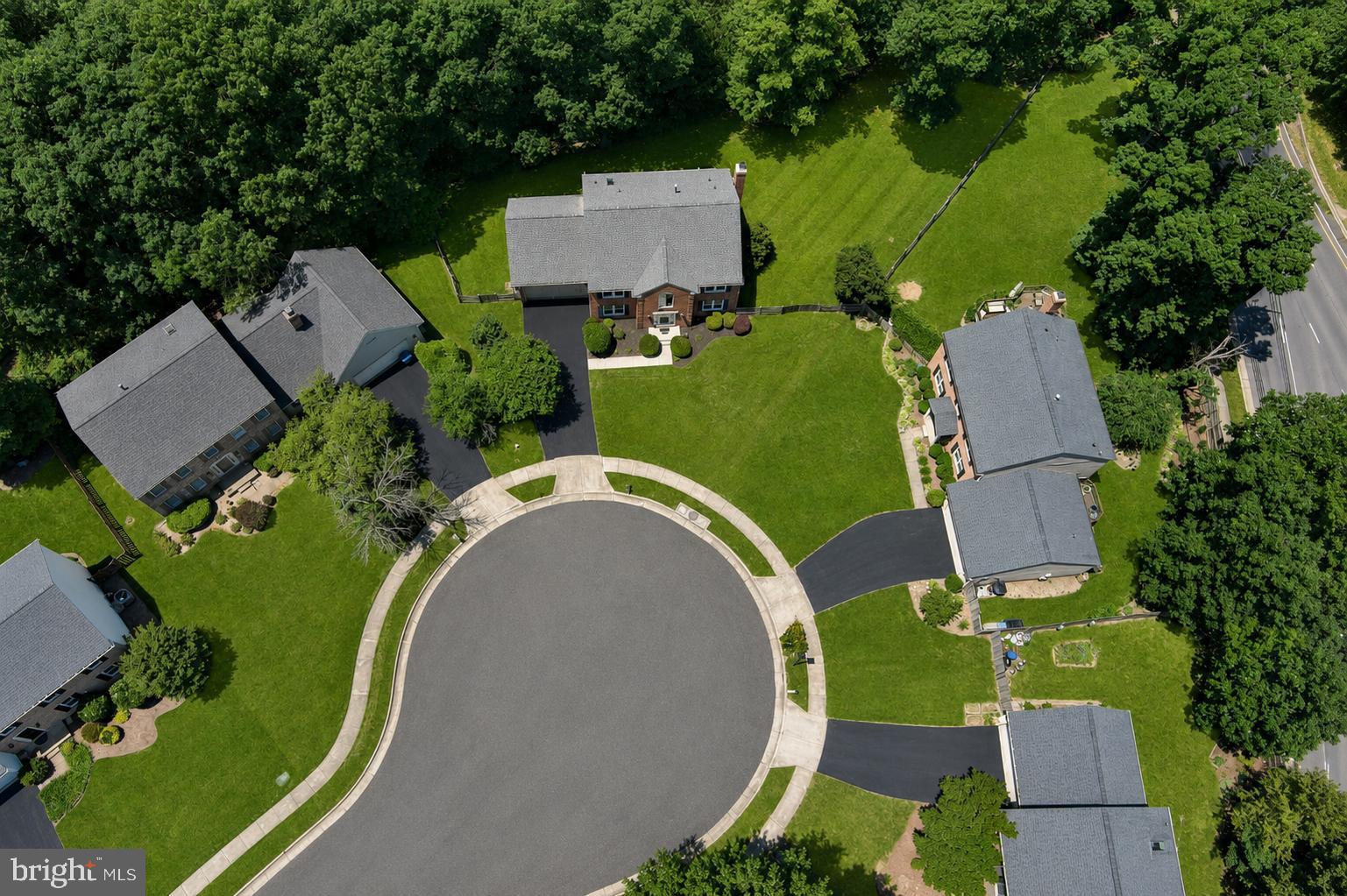BROAD OAKS - Residential