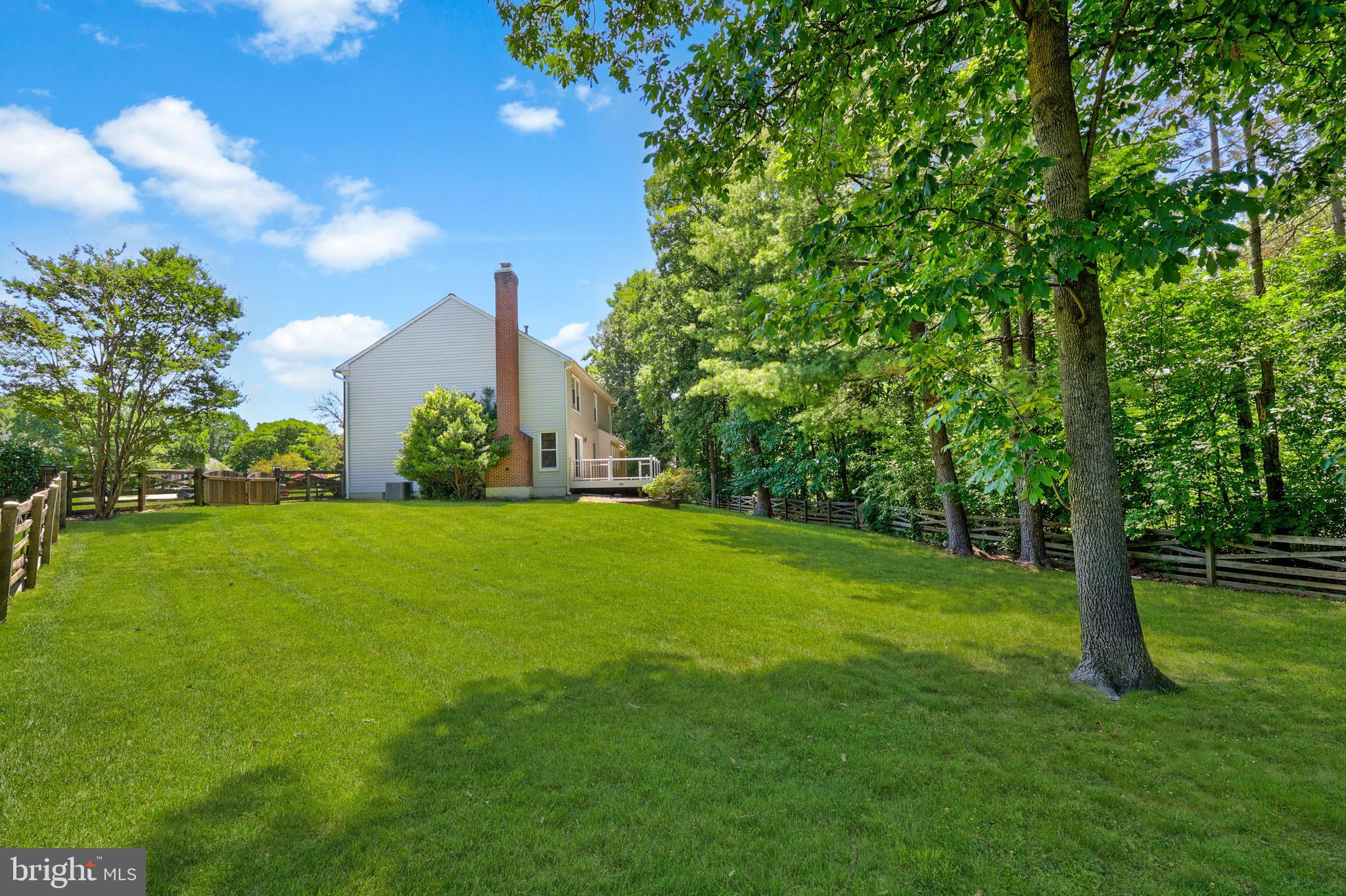 BROAD OAKS - Residential