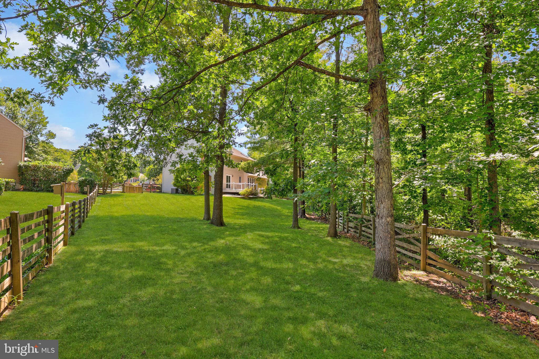 BROAD OAKS - Residential