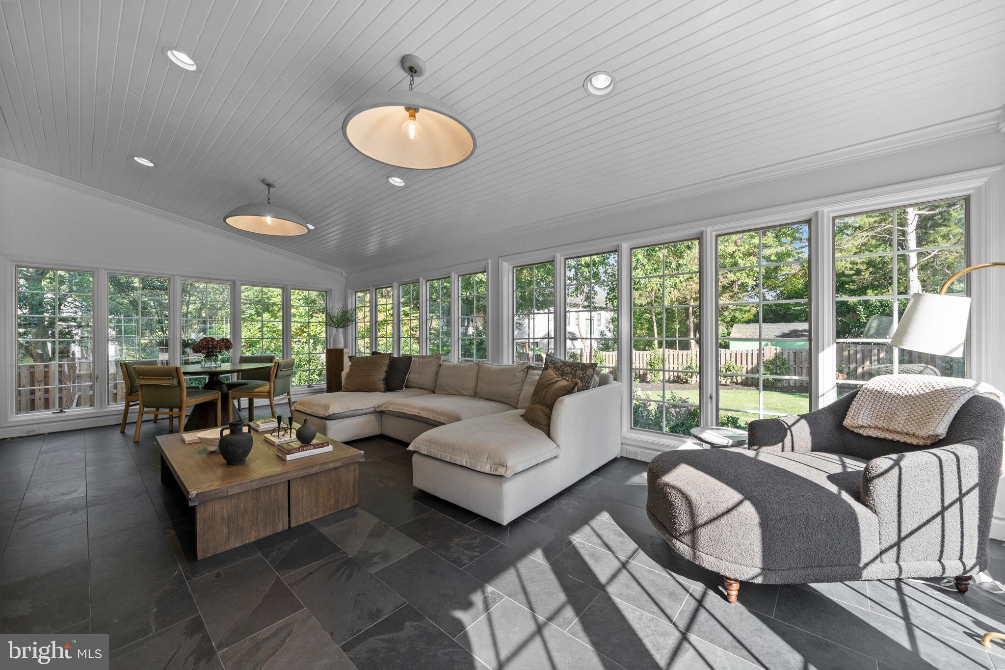 KINGS MANOR SCOTTS - Residential