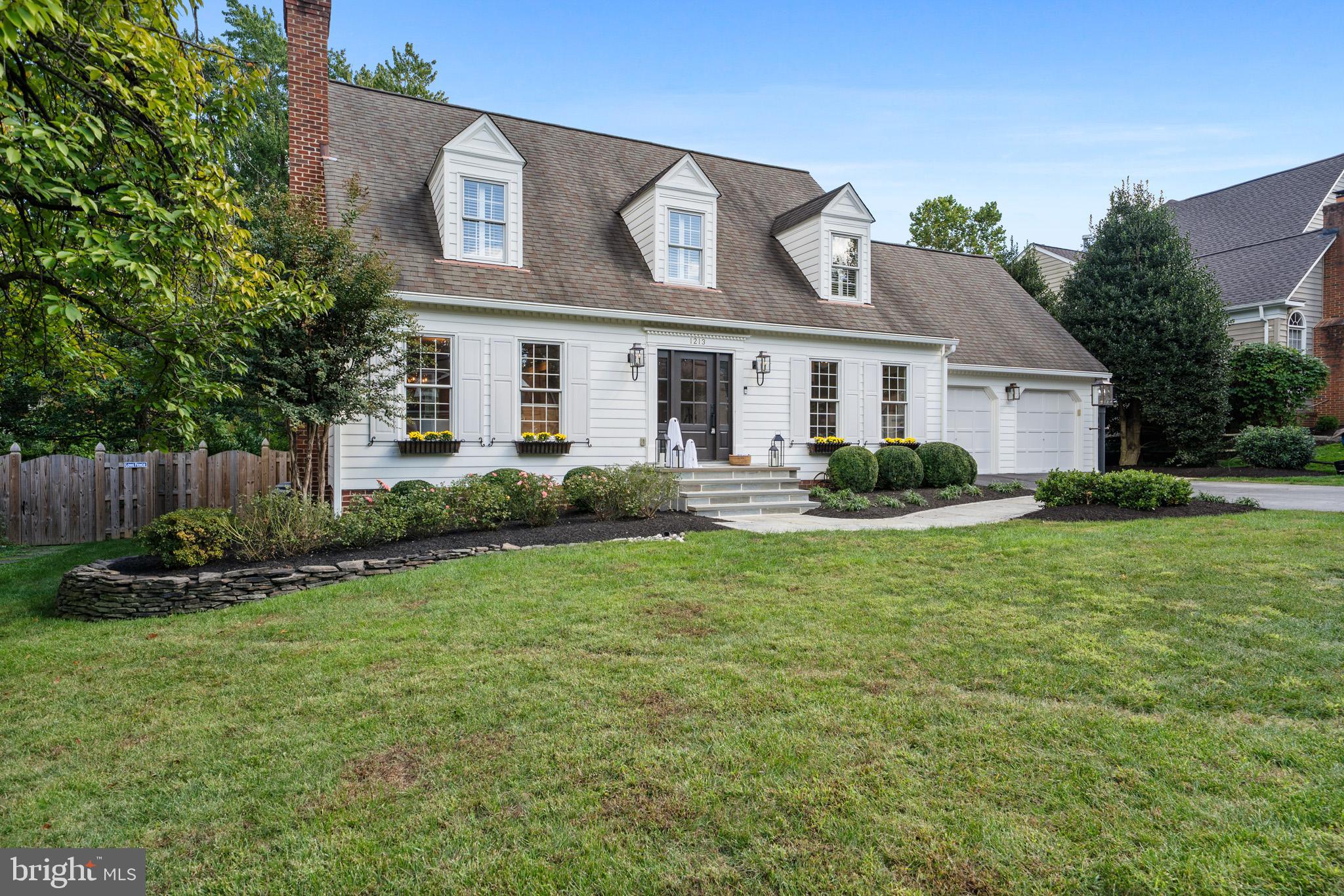 KINGS MANOR SCOTTS - Residential
