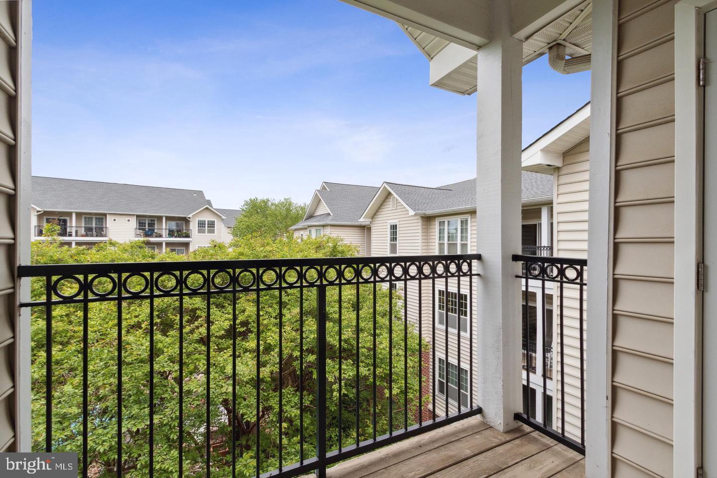 GATES OF MCLEAN - Residential