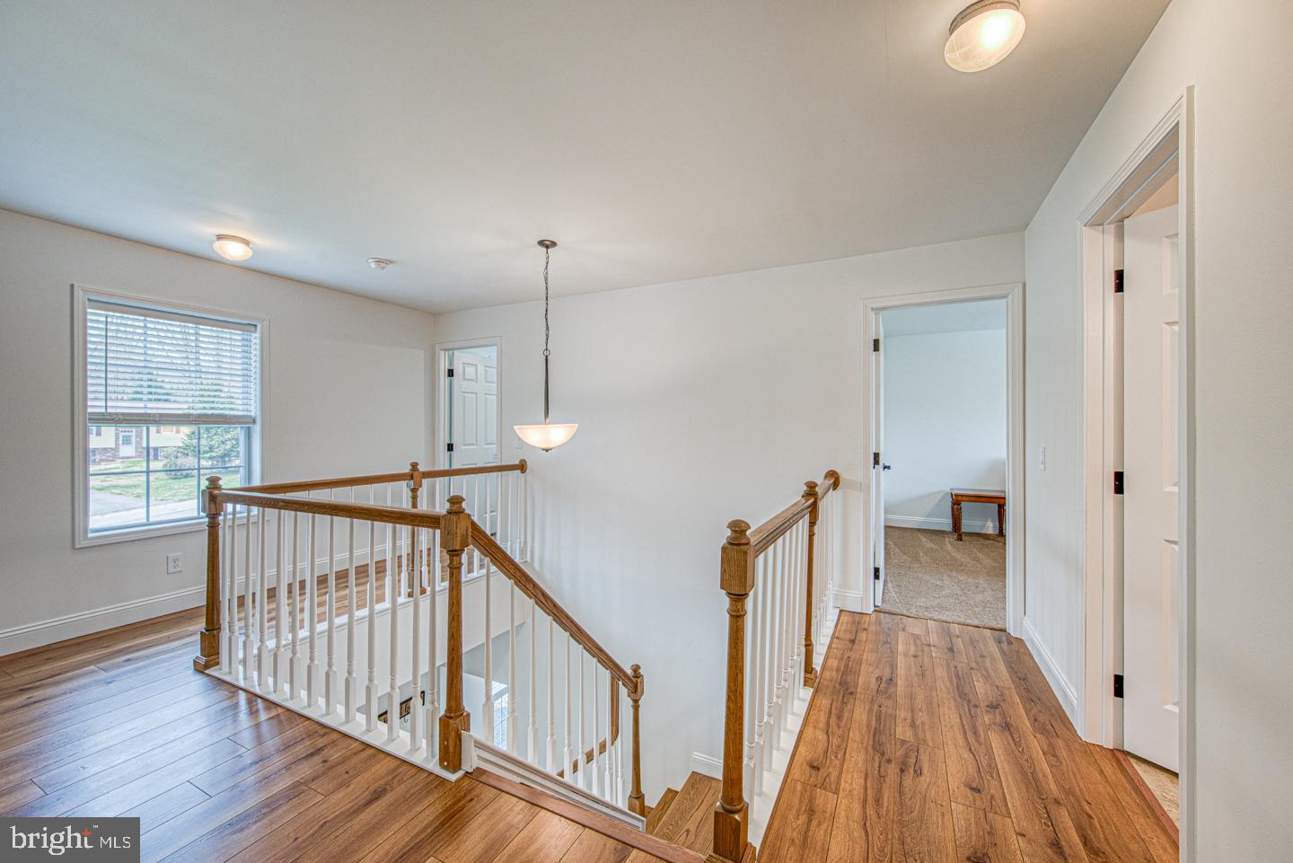 COLONIAL WOODS - Residential