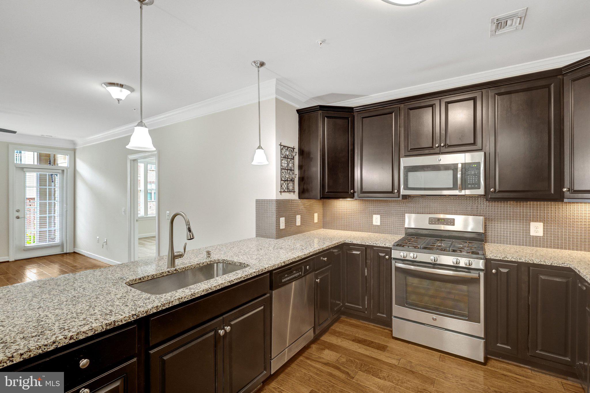 DISCOVERY SQUARE - Residential
