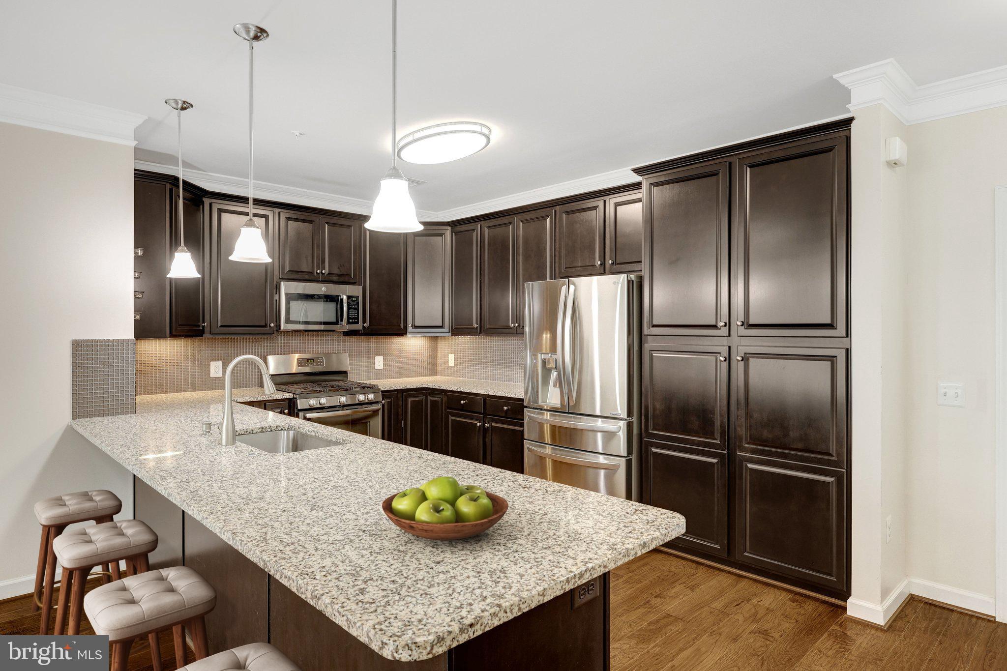 DISCOVERY SQUARE - Residential