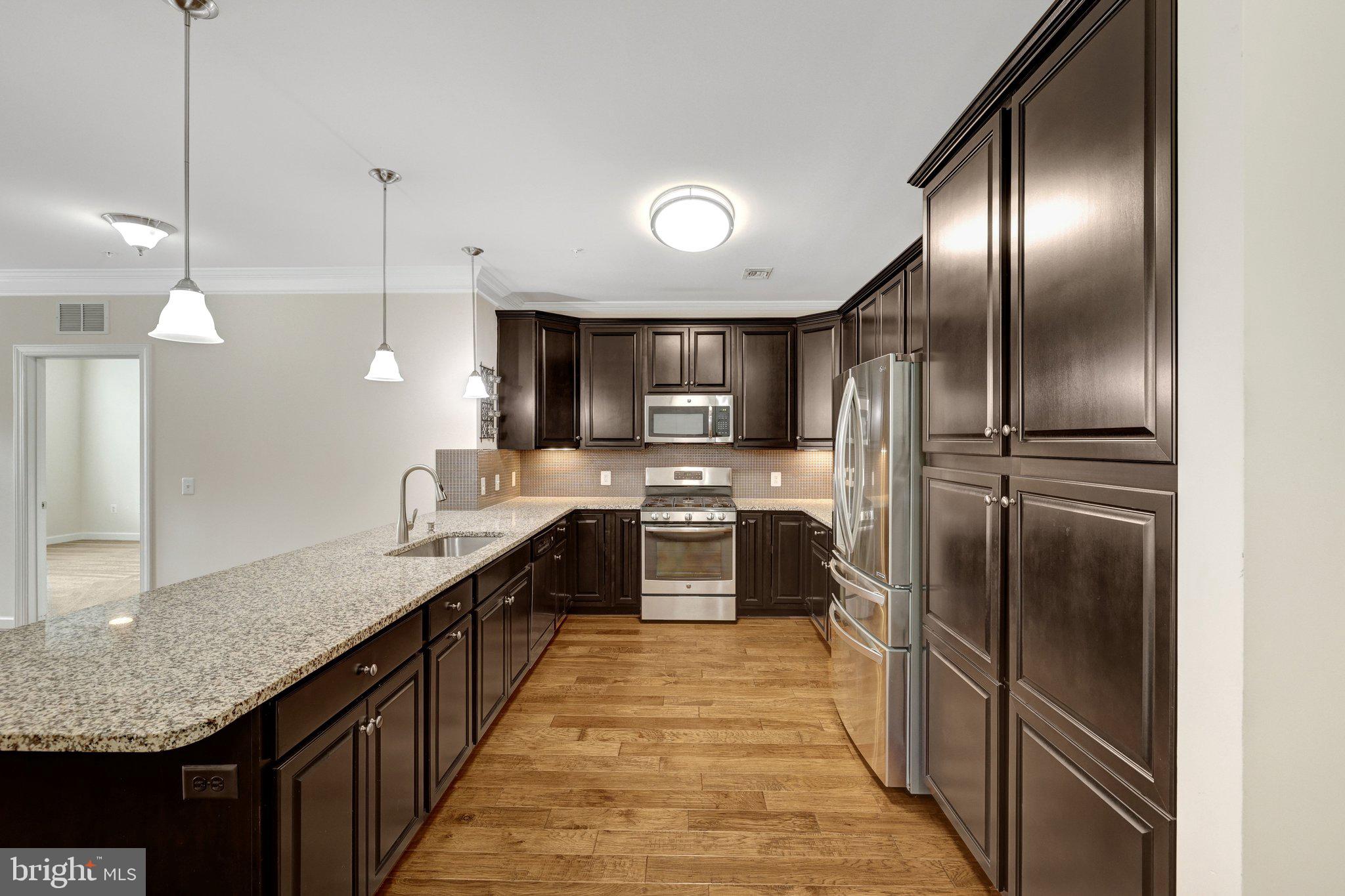 DISCOVERY SQUARE - Residential