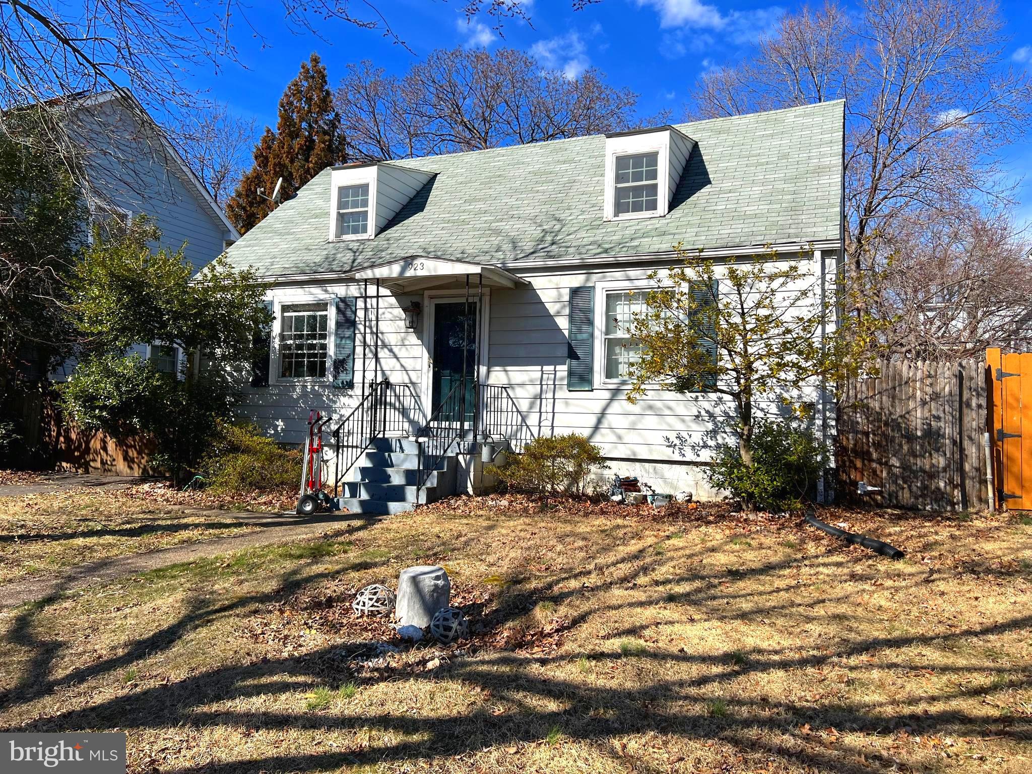 ADDISON HEIGHTS - Residential