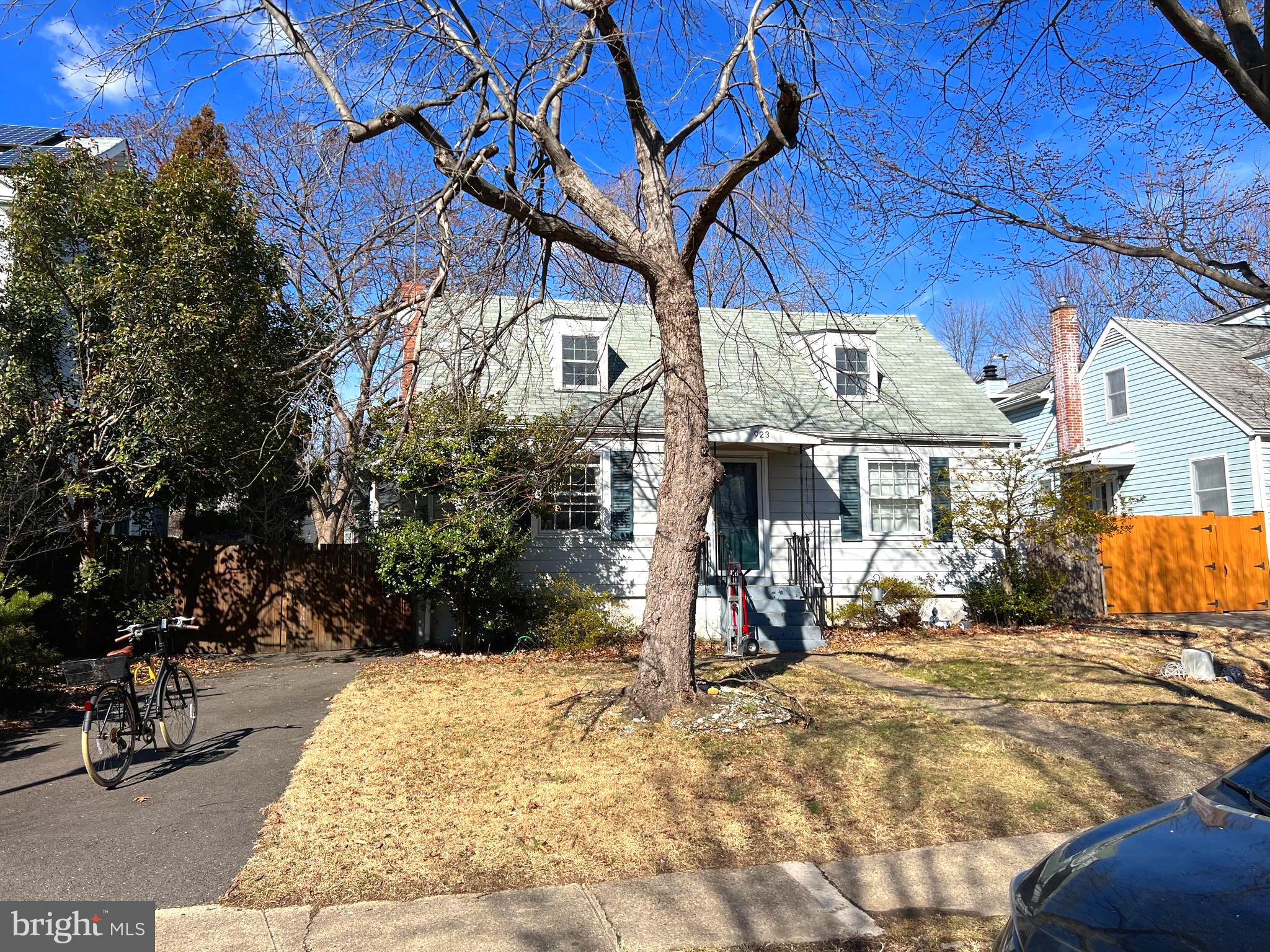 ADDISON HEIGHTS - Residential
