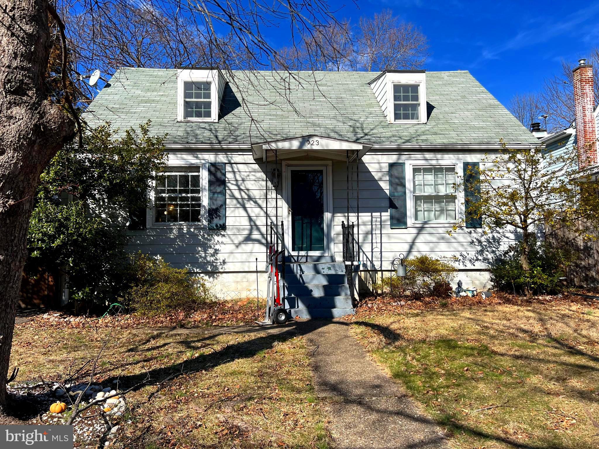ADDISON HEIGHTS - Residential