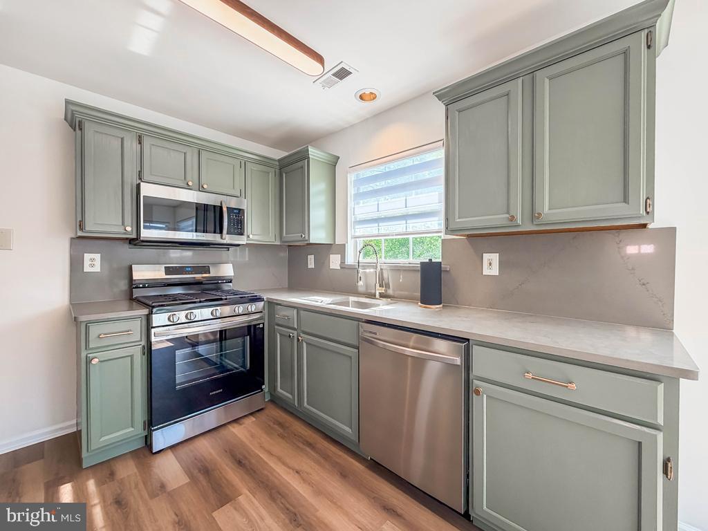 BROOKSTONE - Residential